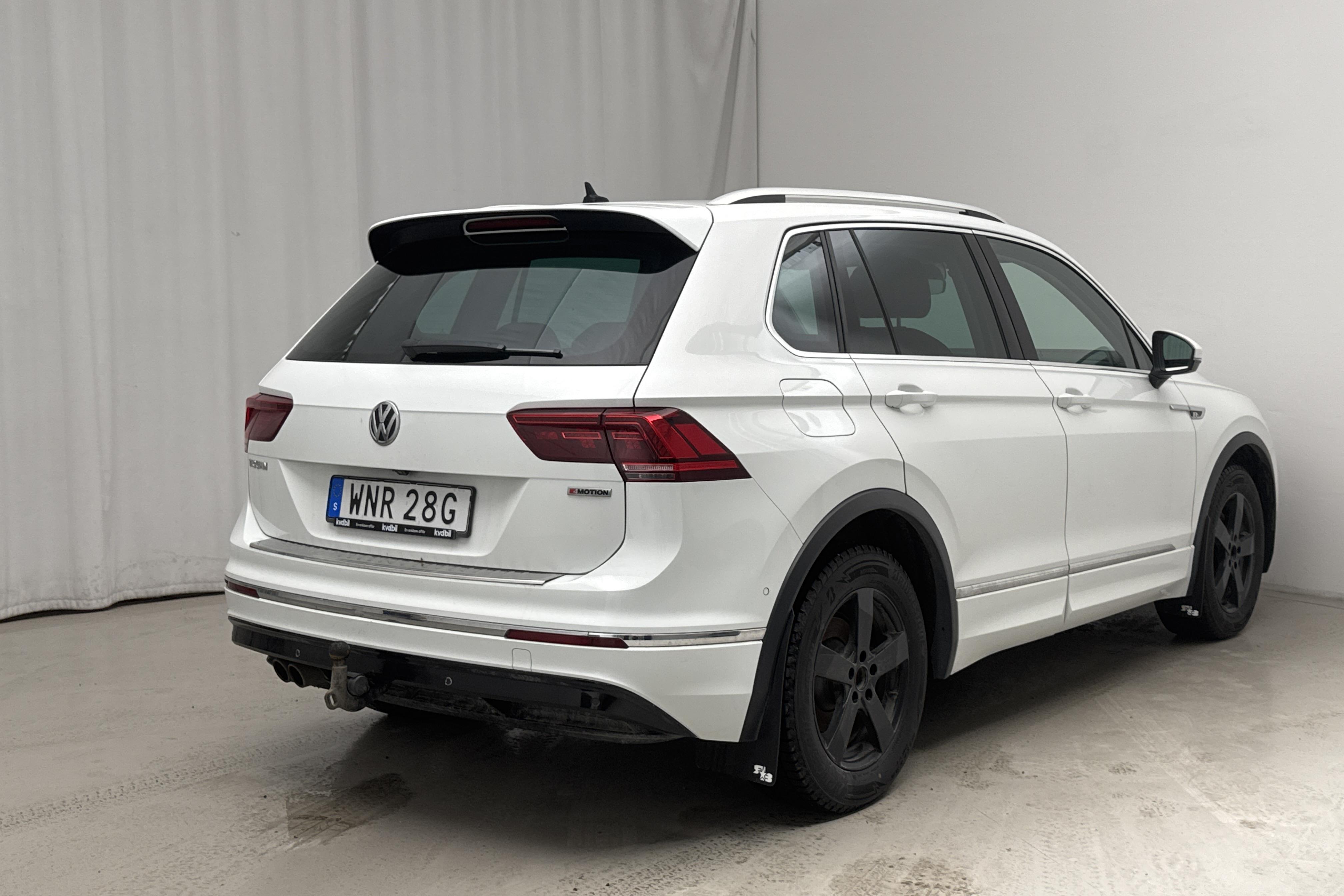 VW Tiguan 2.0 TDI 4MOTION (190hk) - 22 333 mil - Automat - vit - 2019