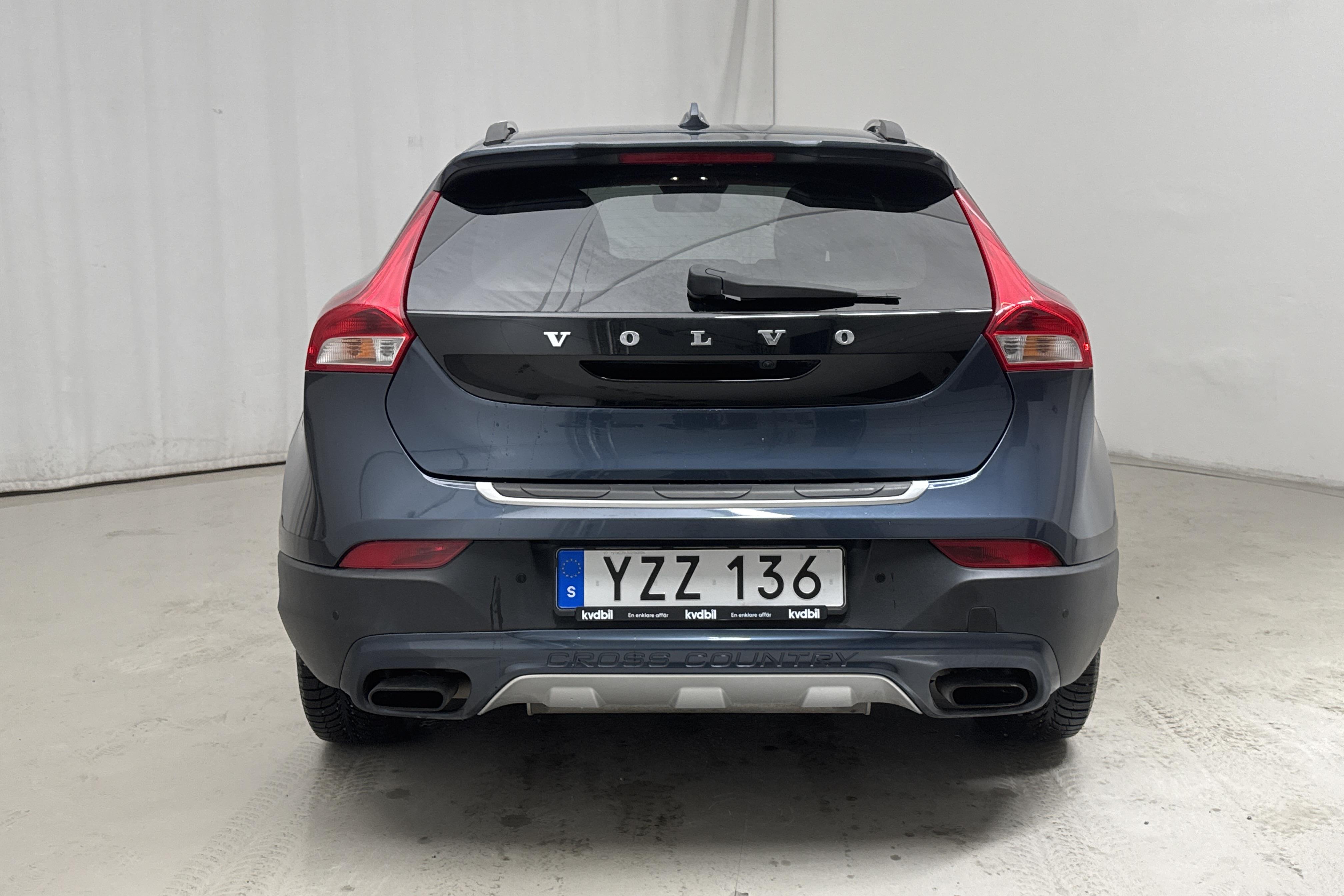 Volvo V40 Cross Country T3 (152hk) - 10 852 mil - Automat - Dark Blue - 2018