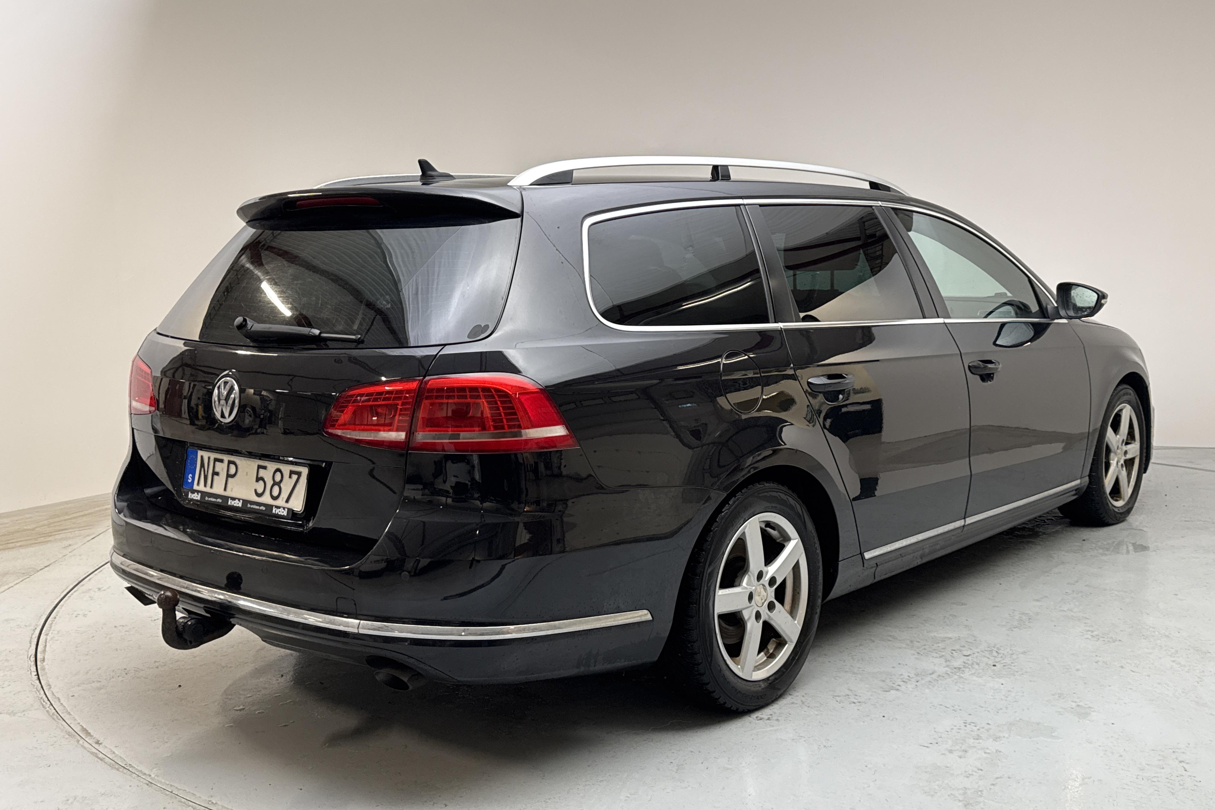 VW Passat 2.0 TDI BlueMotion Technology Variant 4Motion (170hk) - 22 342 mil - Automat - svart - 2013