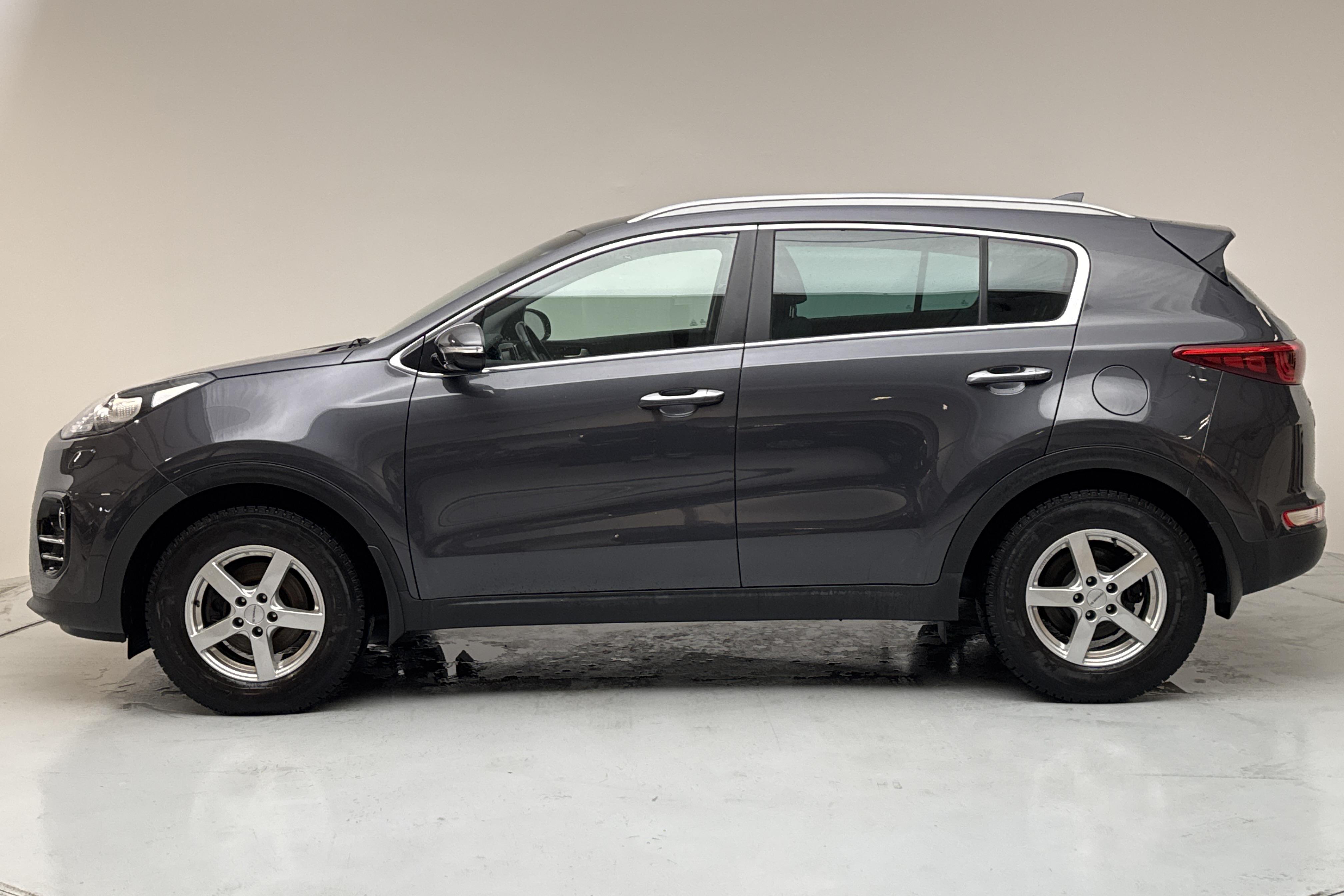 KIA Sportage 1.7 CRDi 2WD (115hk) - 5 720 mil - Manuell - grå - 2016