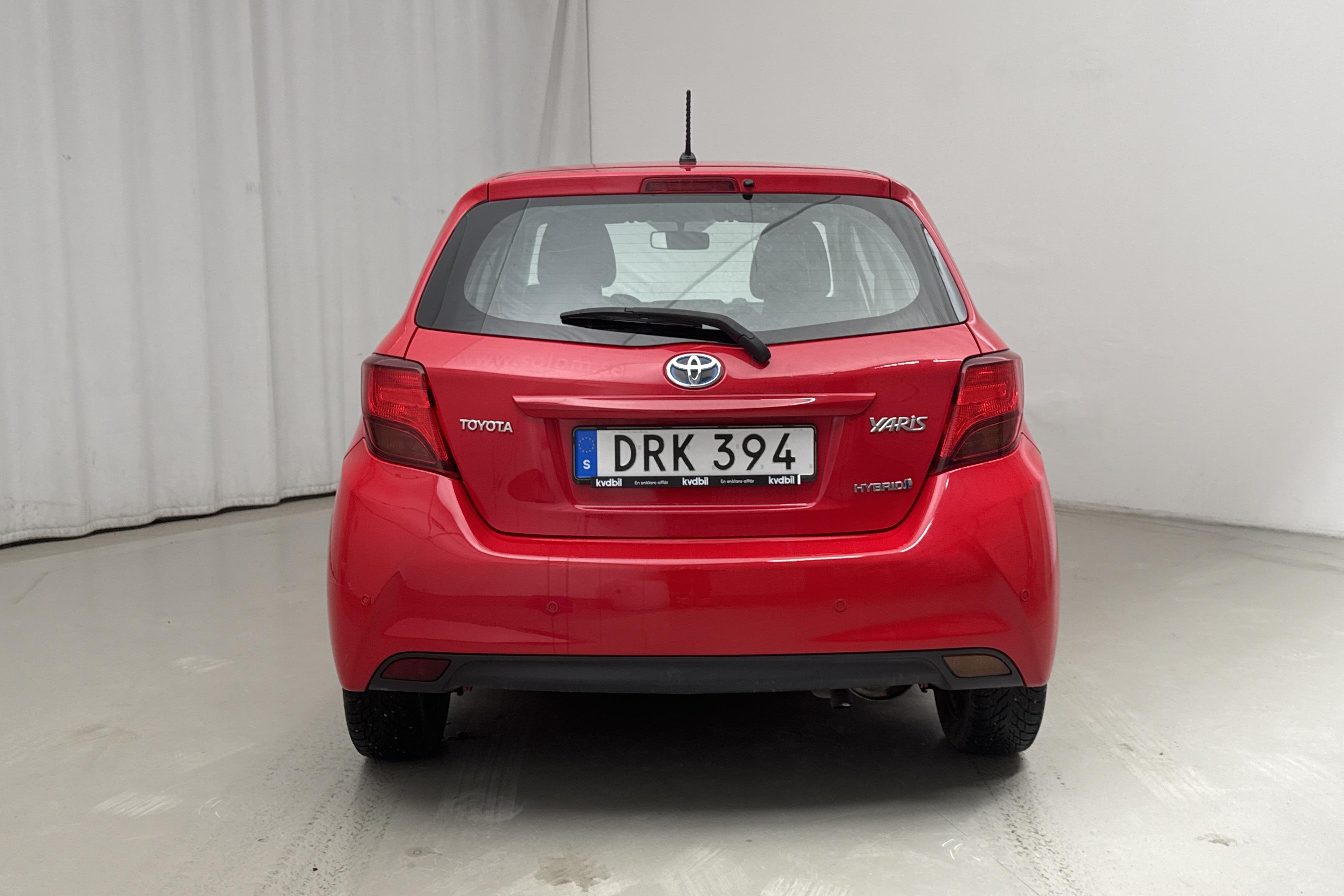 Toyota Yaris 1.5 HSD 5dr (75hk) - 15 482 mil - Automat - röd - 2015