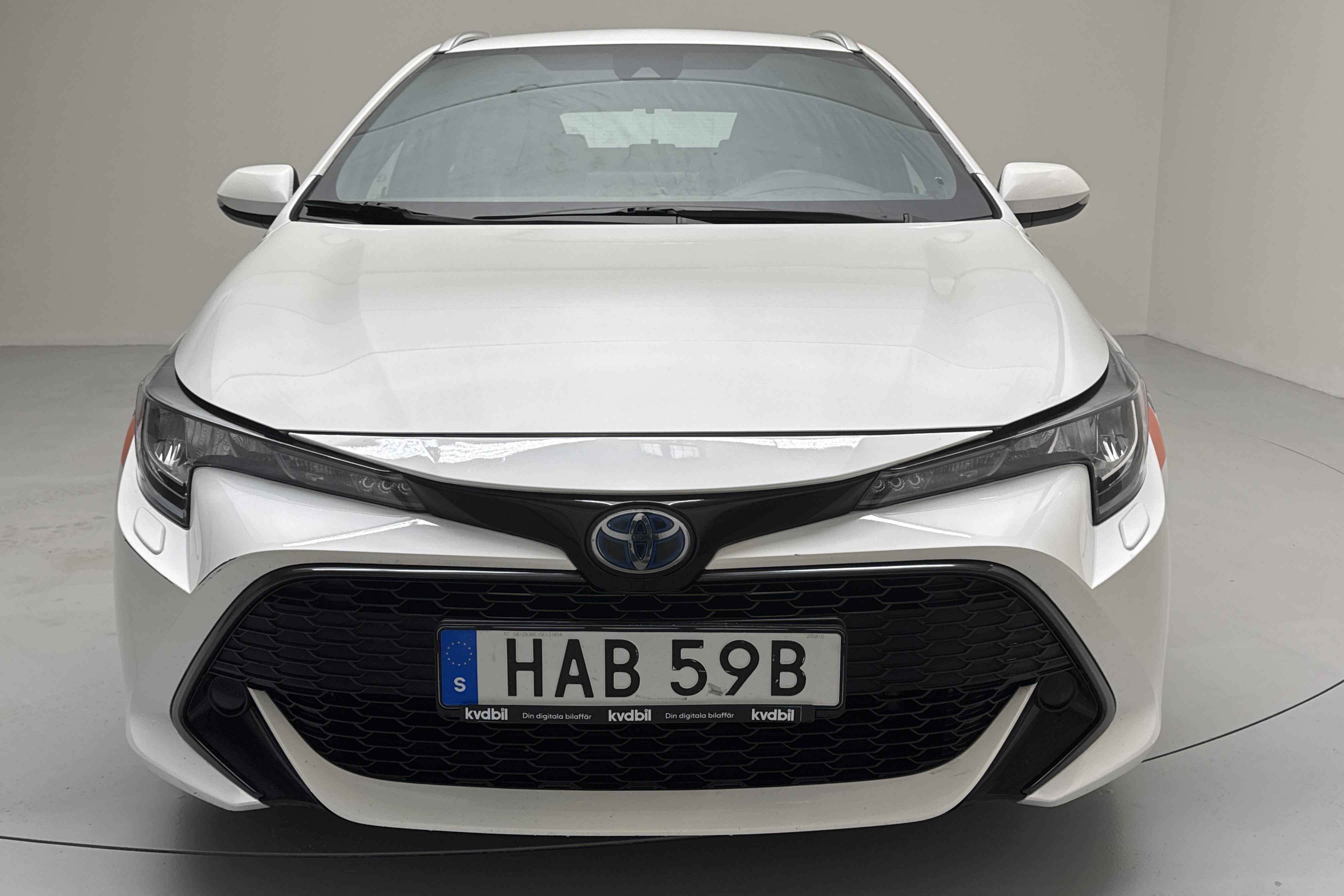 Toyota Corolla 1.8 Hybrid Touring Sports (122hk) - 7 343 mil - Automat - vit - 2020