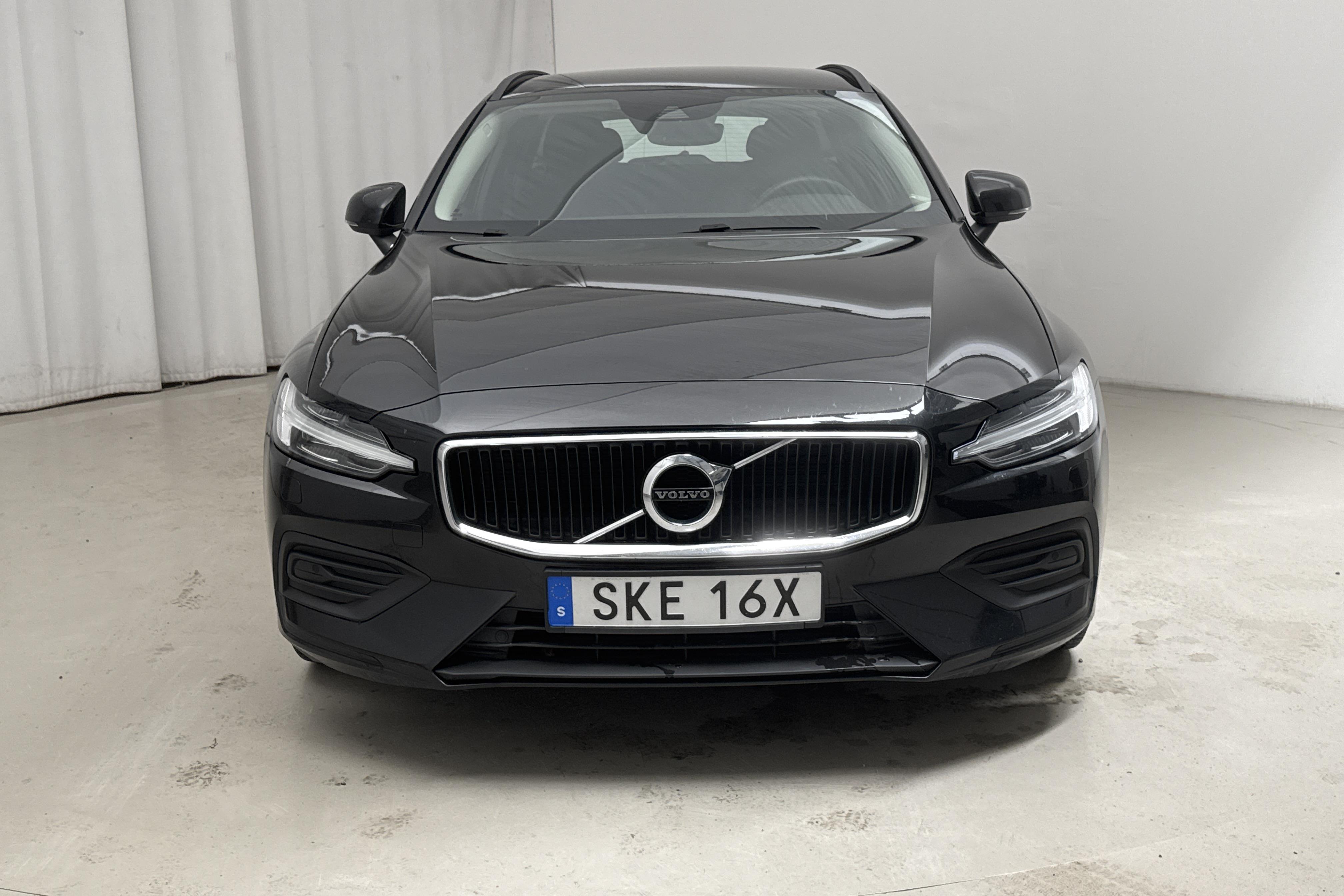 Volvo V60 B4 Mildhybrid, Diesel (197hk) - 9 149 mil - Automat - svart - 2022