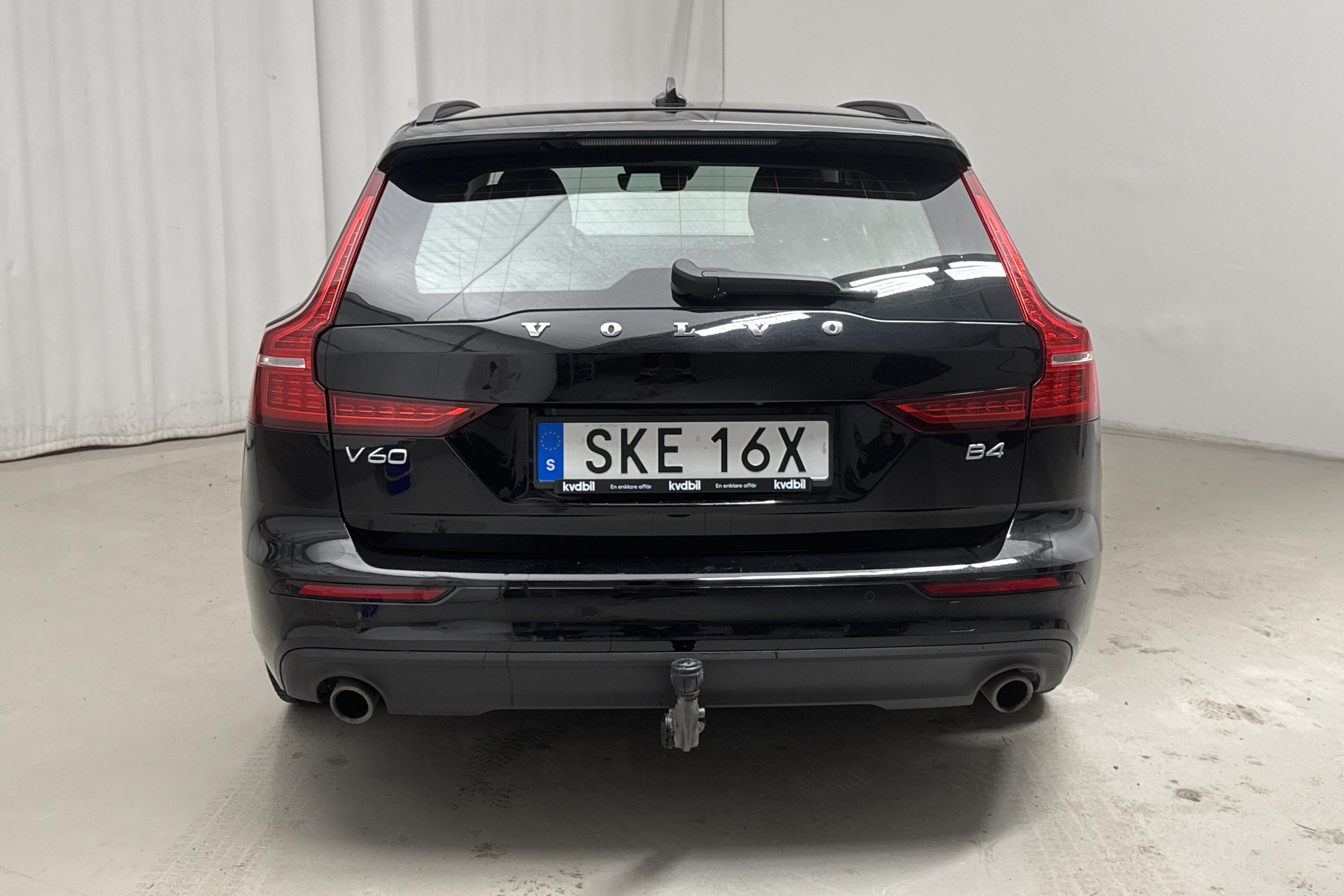 Volvo V60 B4 Mildhybrid, Diesel (197hk) - 9 149 mil - Automat - svart - 2022