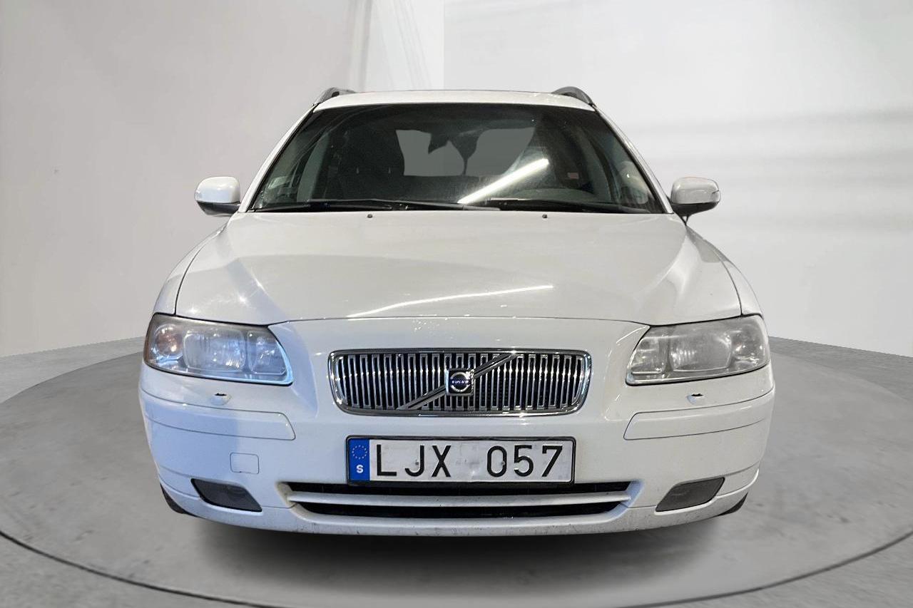 Volvo V70 2.4 Bi-Fuel (140hk) - 15 904 mil - Automat - vit - 2008