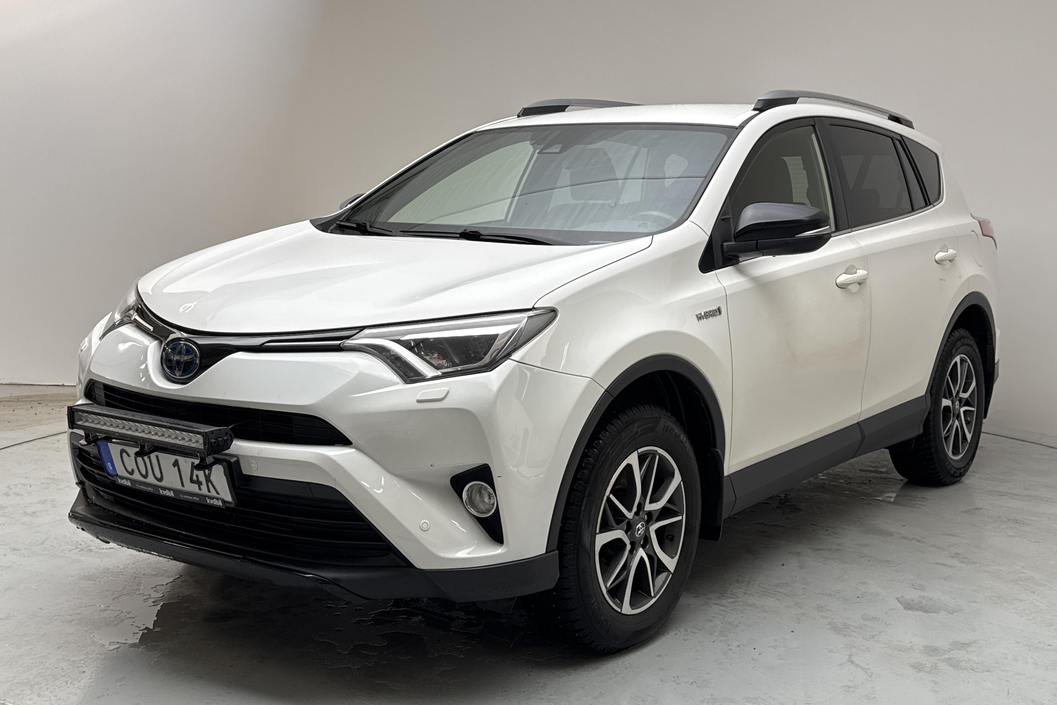 Toyota RAV4 2.5 HSD AWD (197hk) - 27 949 mil - Automat - vit - 2019