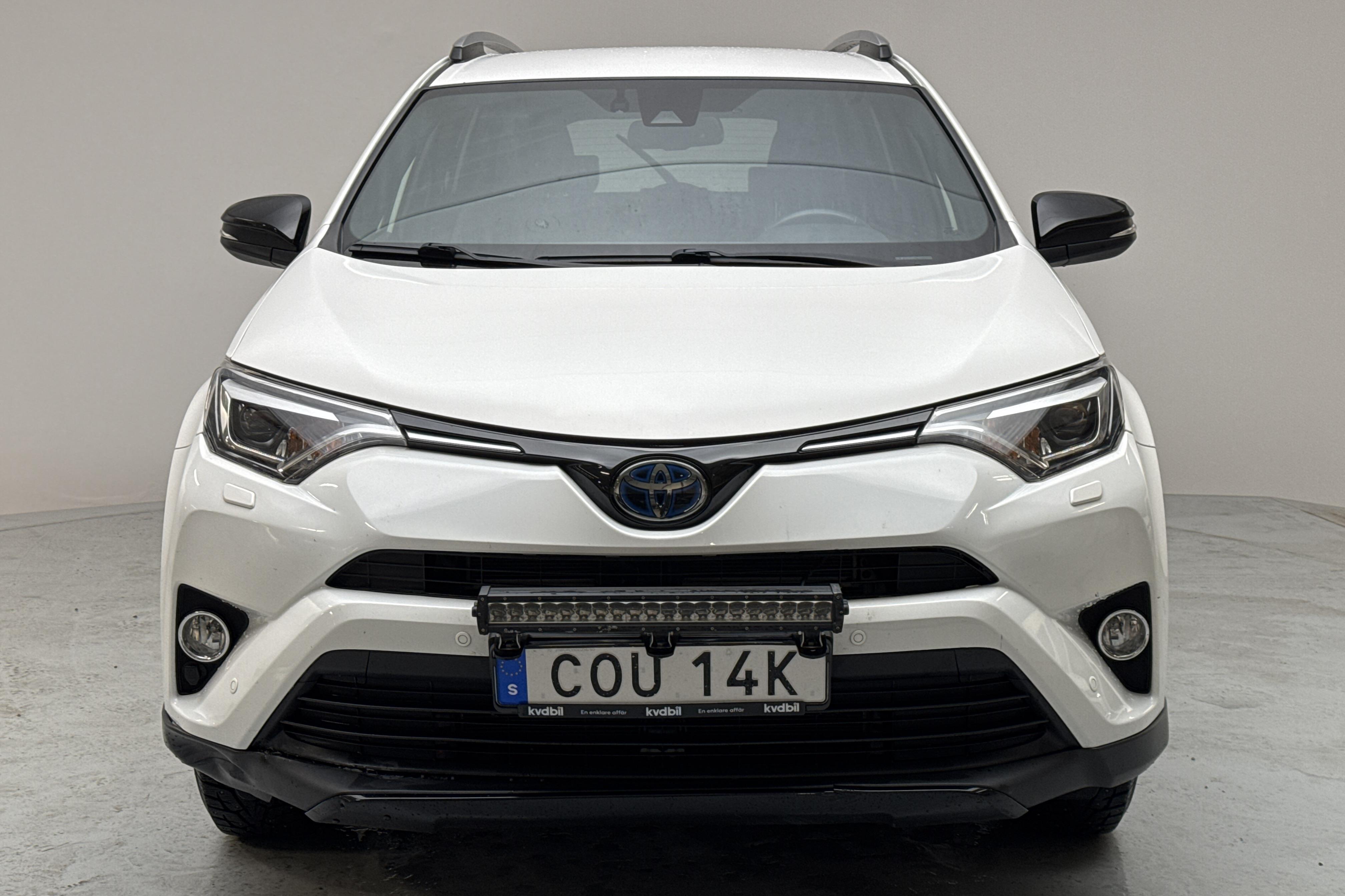 Toyota RAV4 2.5 HSD AWD (197hk) - 27 949 mil - Automat - vit - 2019