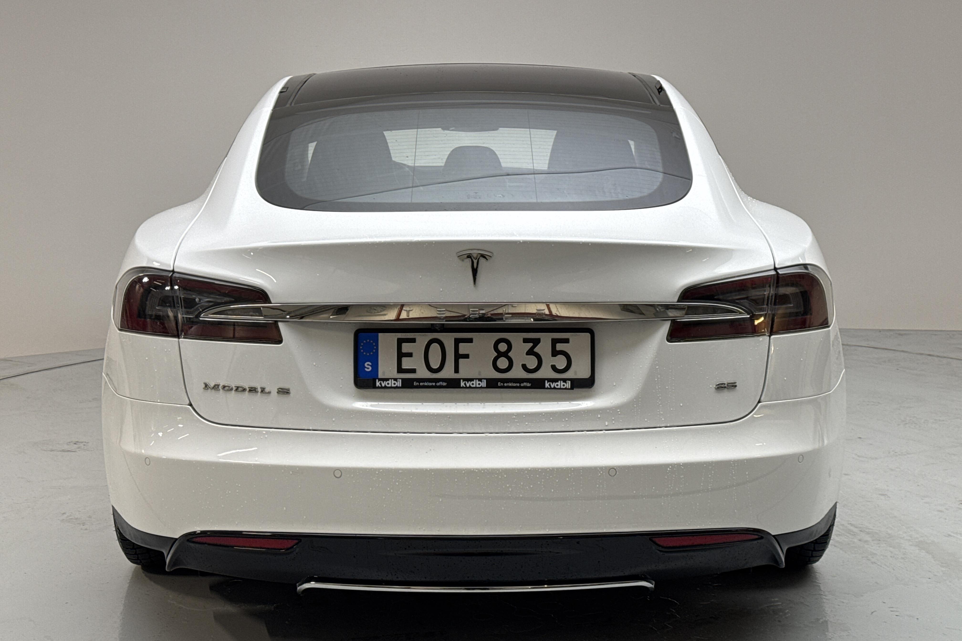 Tesla Model S 85 - 19 498 mil - Automat - vit - 2015