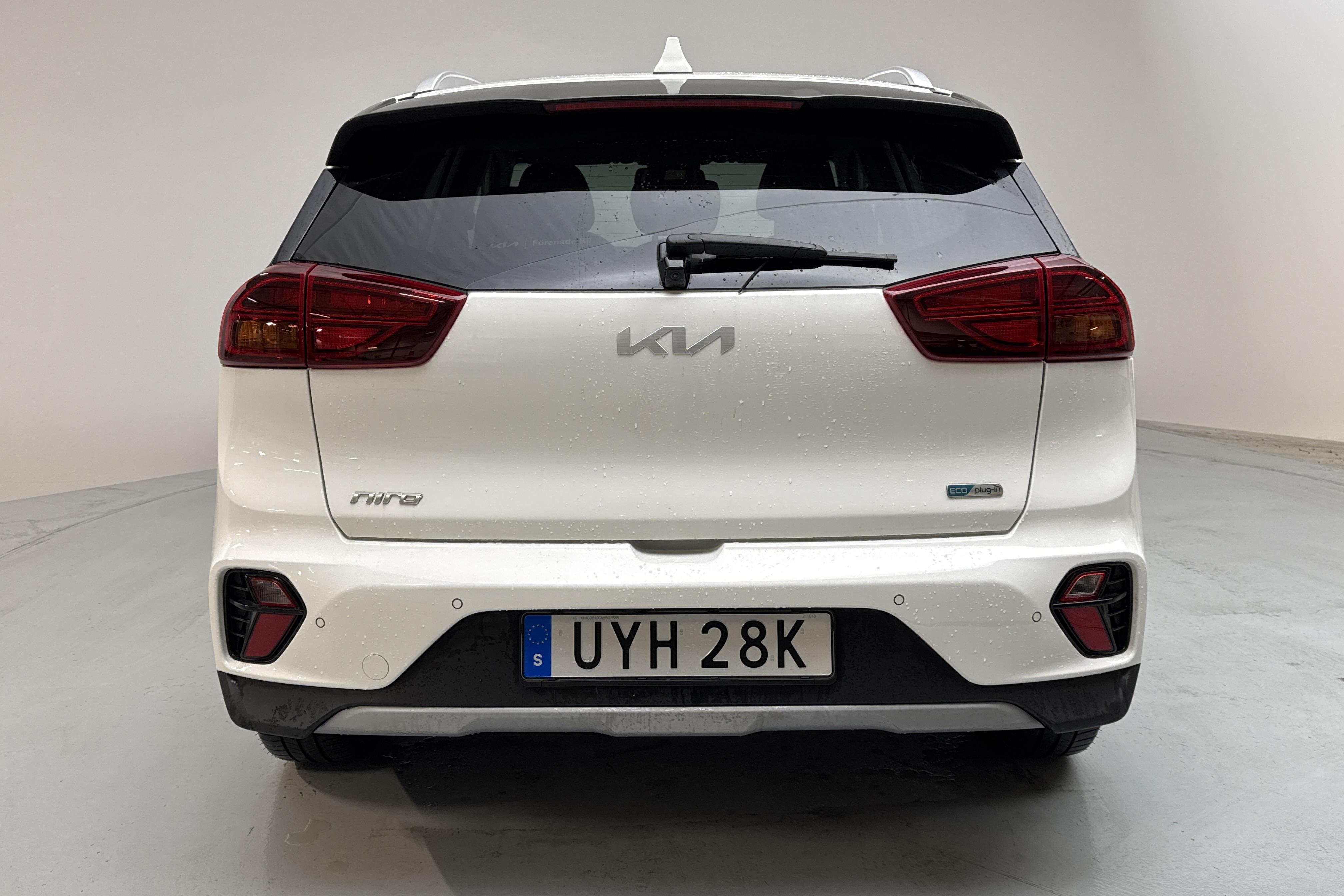 KIA Niro Plug-in Hybrid 1.6 (141hk) - 4 918 mil - Automat - vit - 2022