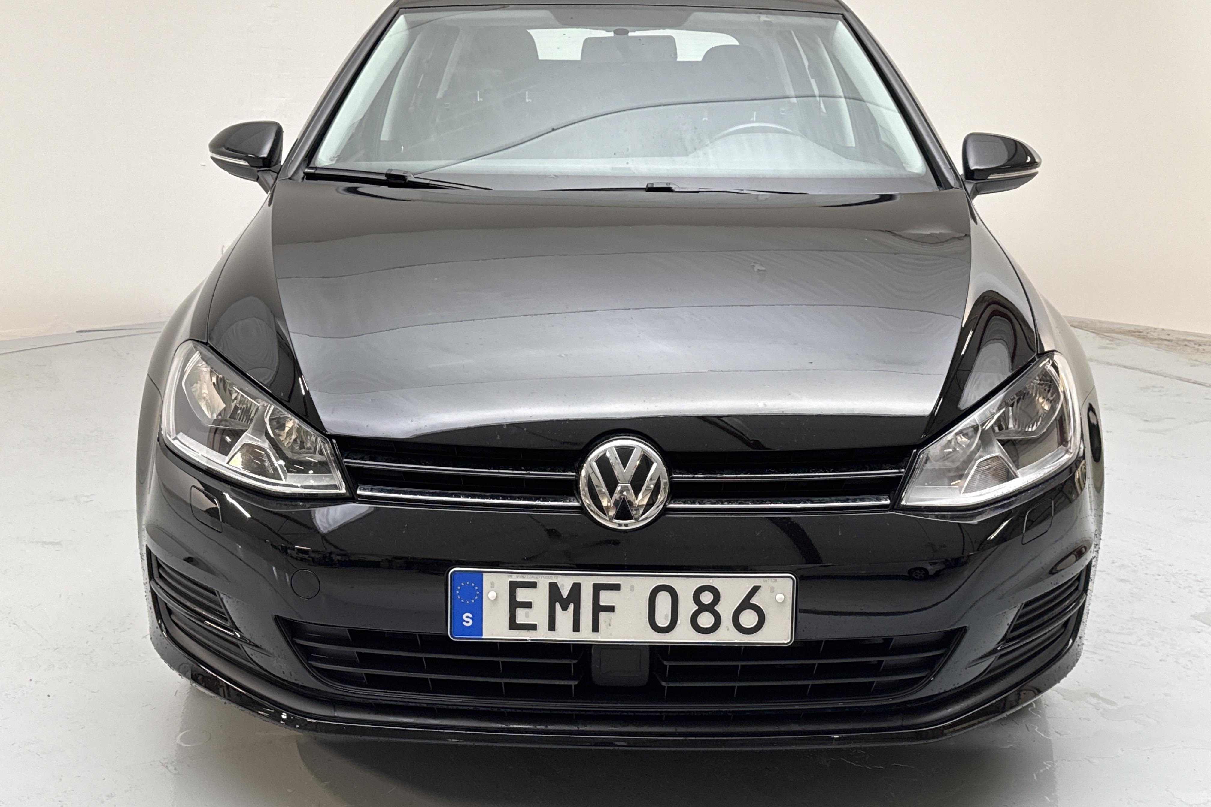 VW Golf VII 1.2 TSI 5dr (105hk) - 6 770 mil - Manuell - svart - 2015