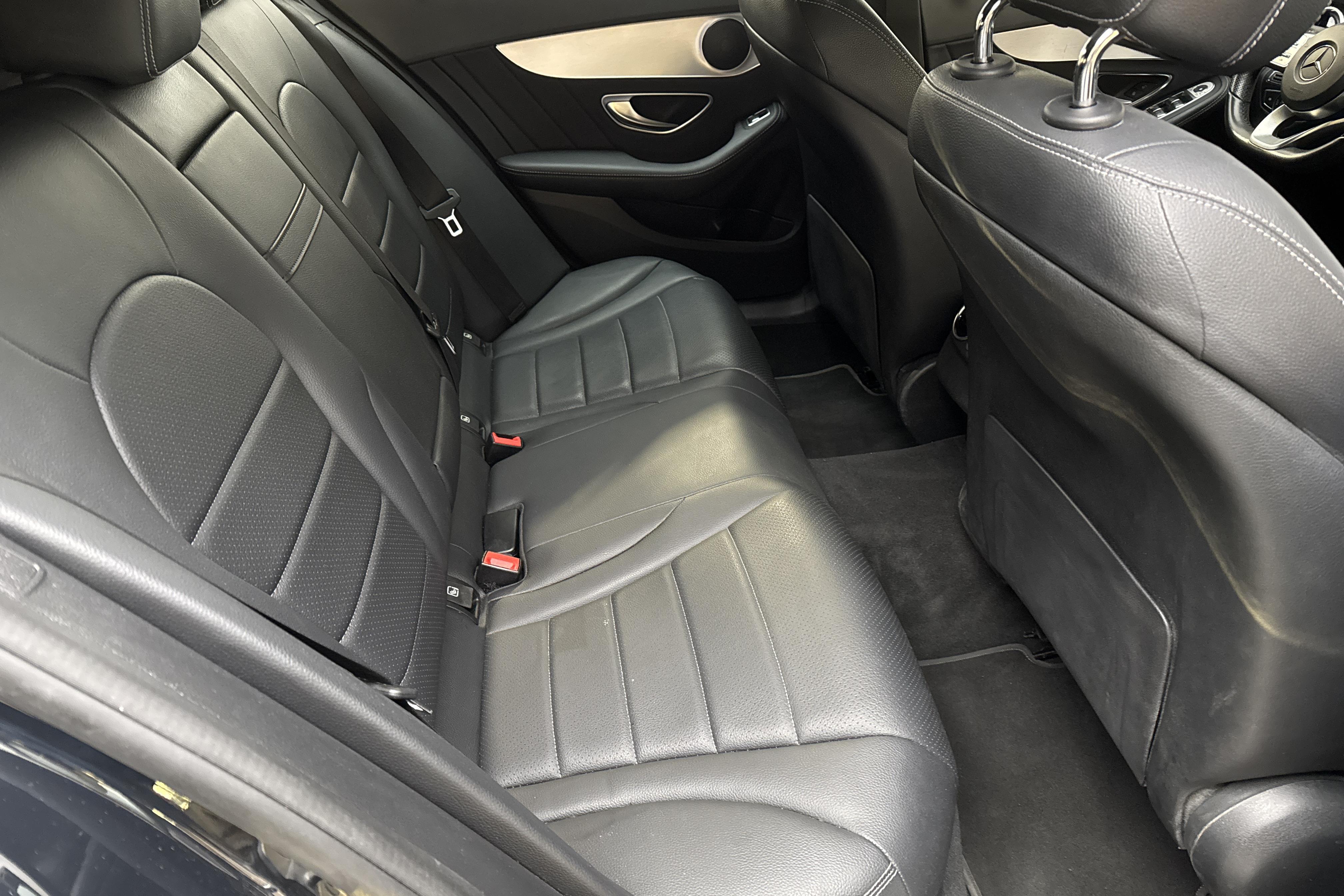 Mercedes C 300 Kombi S205 (258hk) - 9 075 mil - Automat - svart - 2019