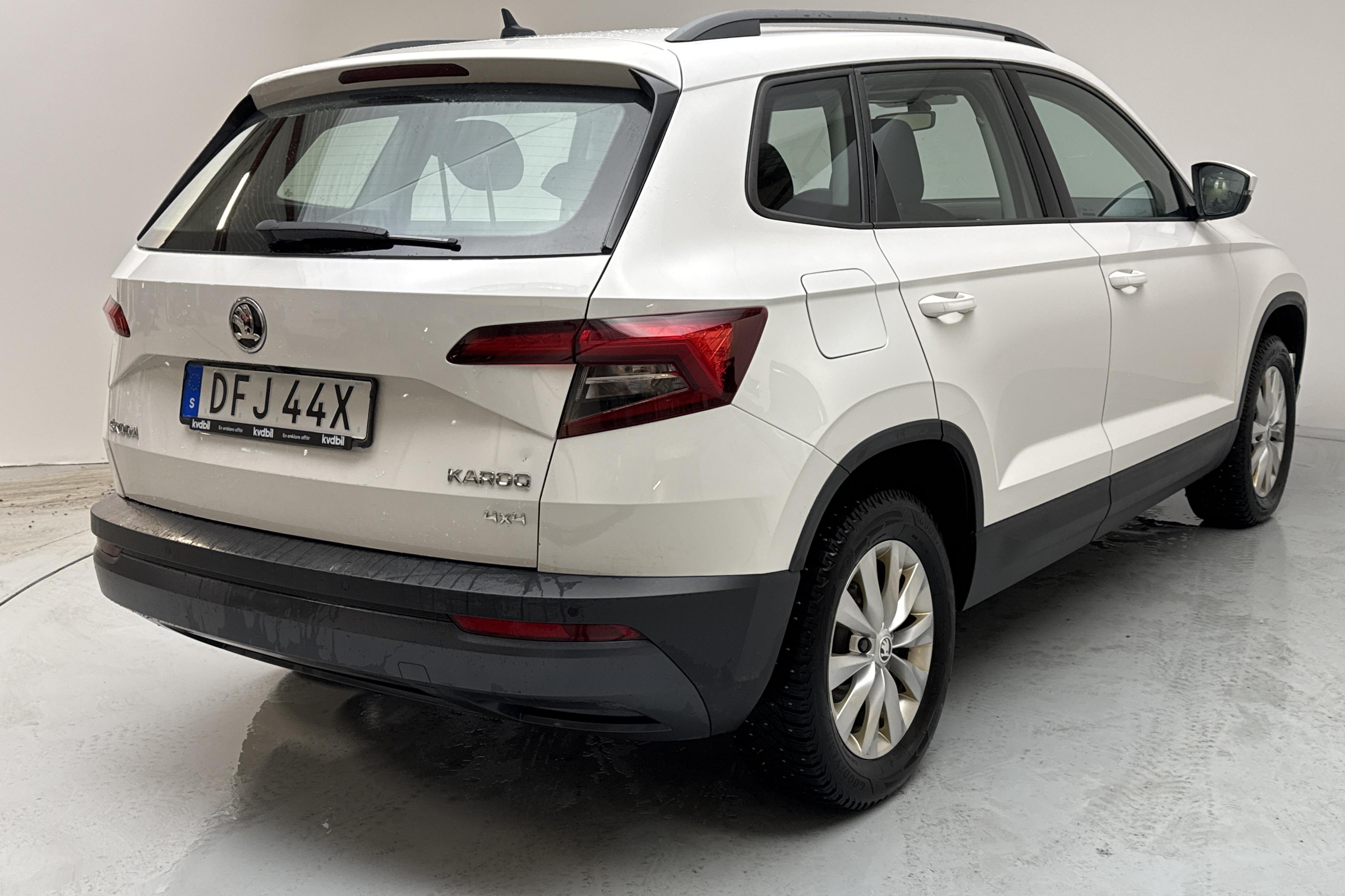 Skoda Karoq 2.0 TDI 4X4 (150hk) - 16 209 mil - Manuell - vit - 2019