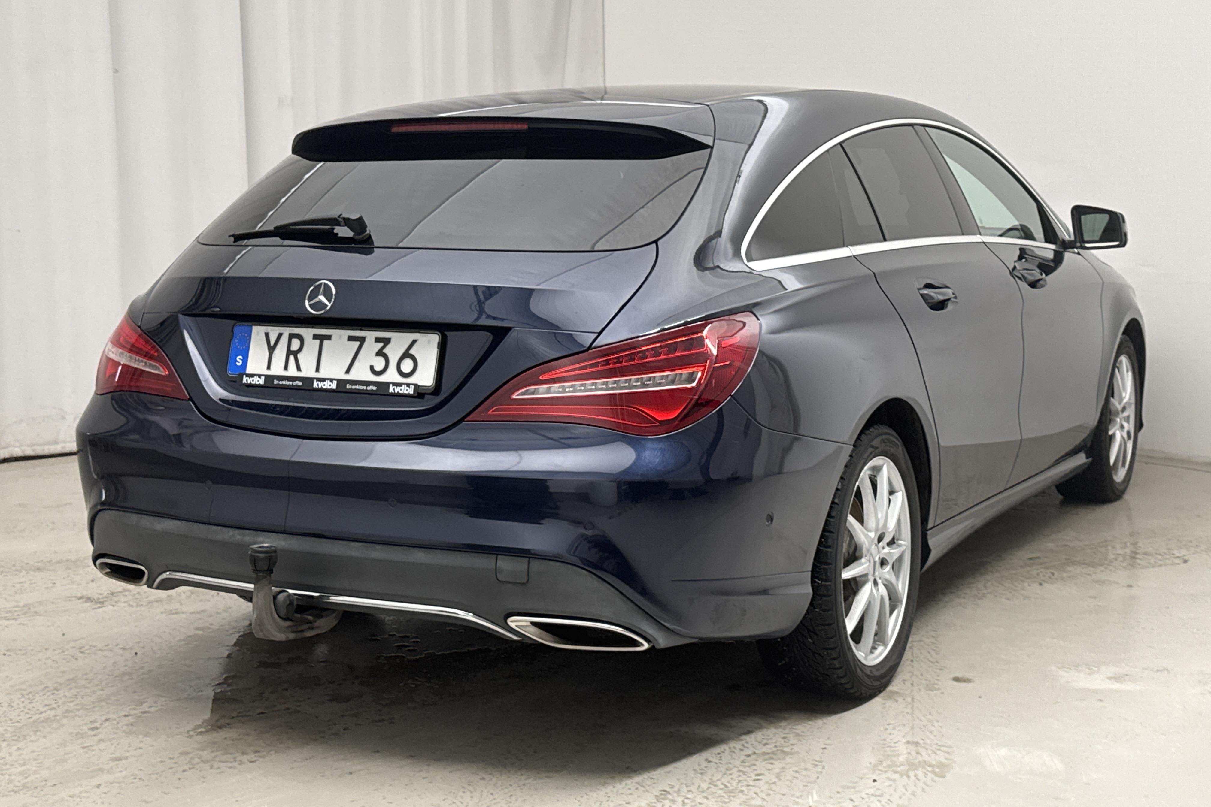 Mercedes CLA 200 Shooting Brake X117 (156hk) - 8 789 mil - Automat - Dark Blue - 2018