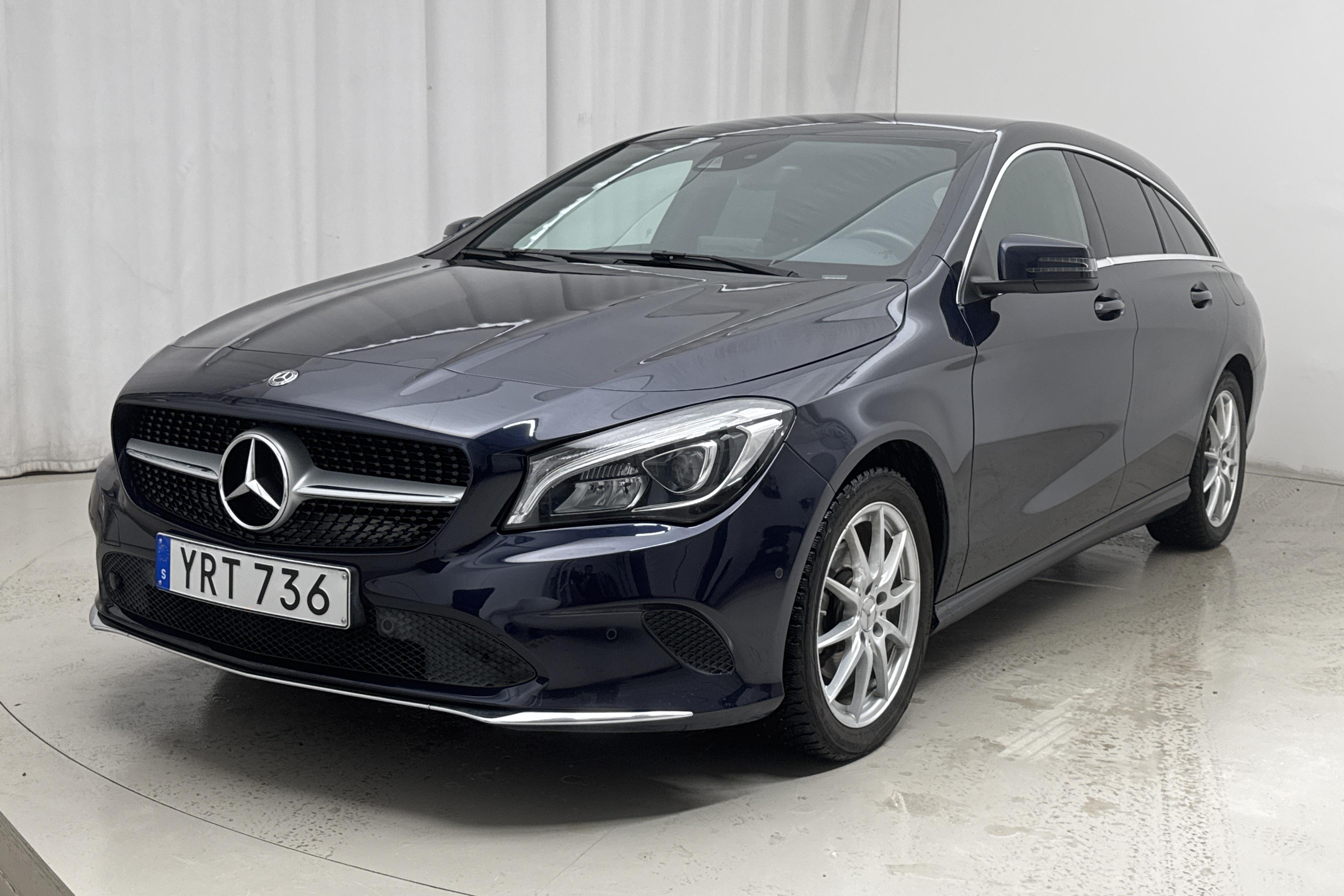 Mercedes CLA 200 Shooting Brake X117 (156hk) - 8 789 mil - Automat - Dark Blue - 2018