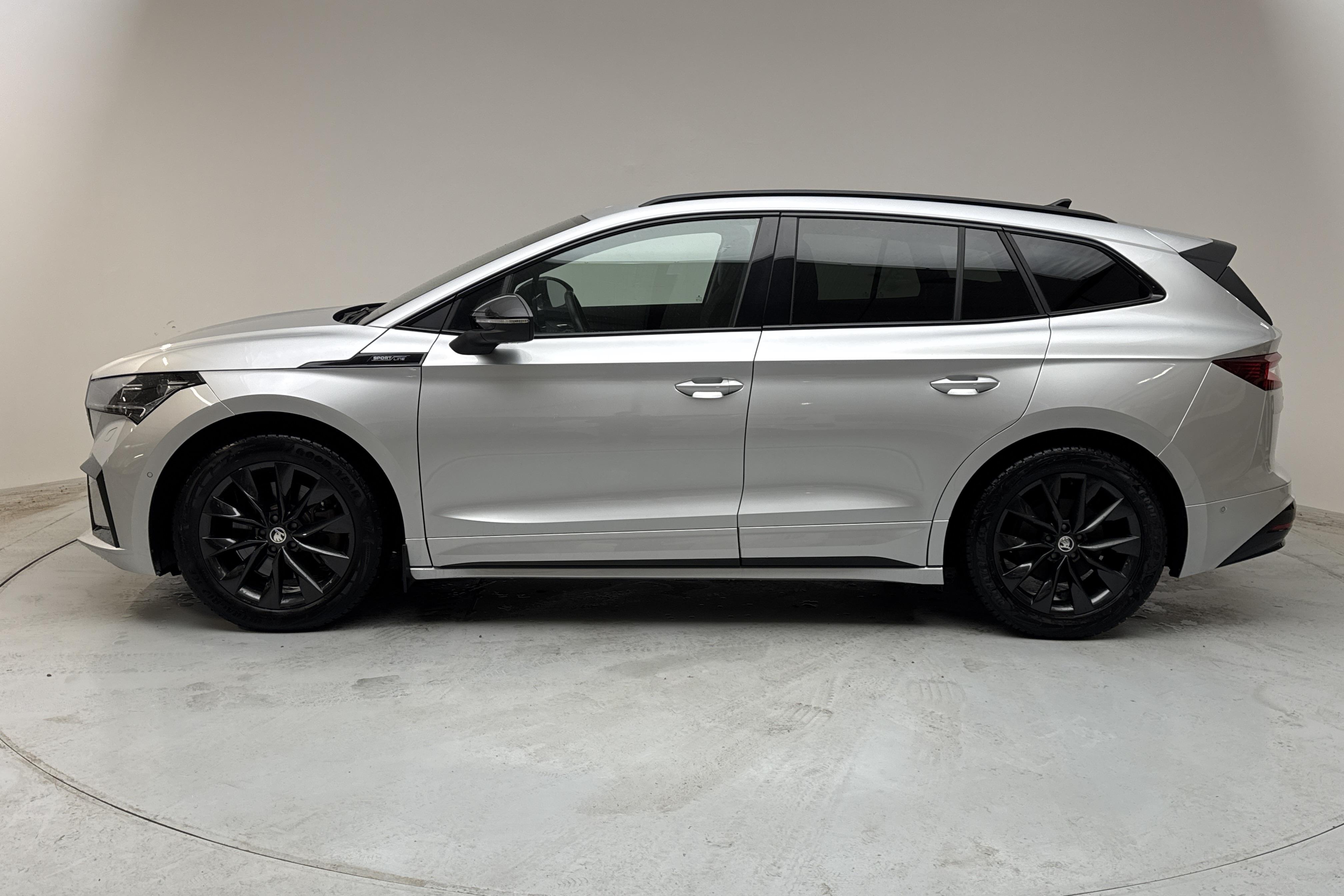 Skoda Enyaq 80x iV (265hk) - 4 949 mil - Automat - silver - 2022