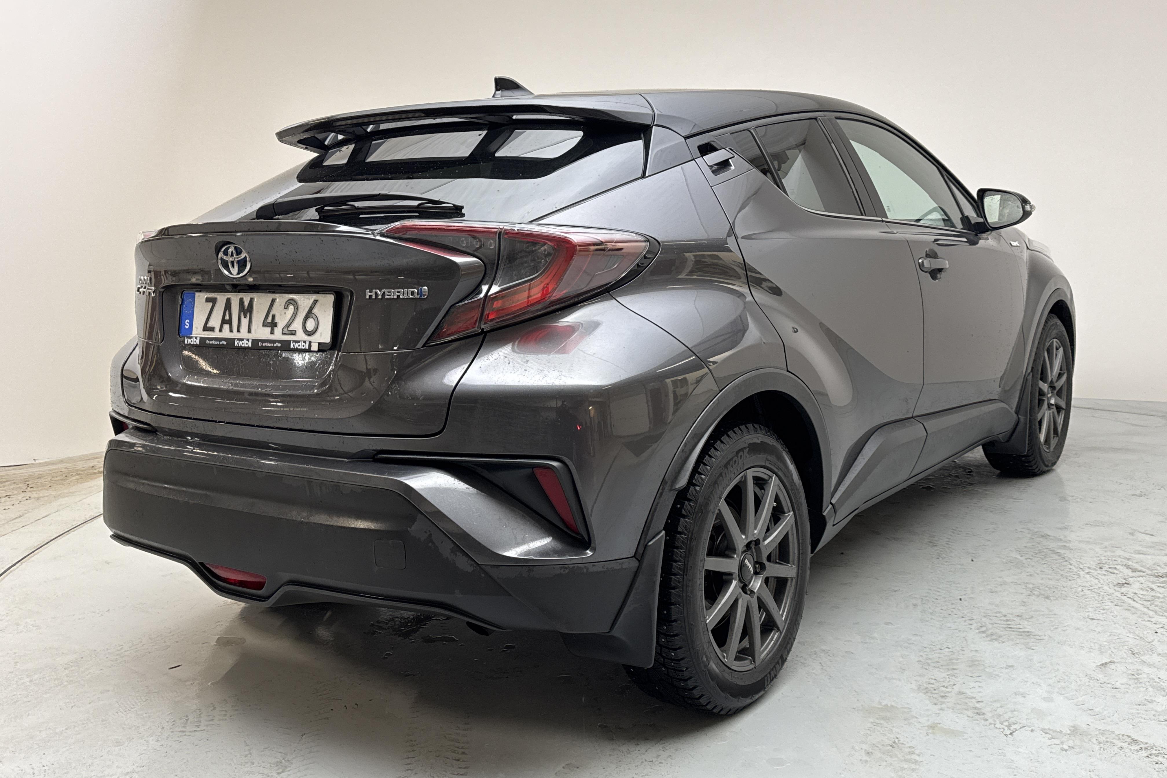 Toyota C-HR 1.8 HSD (122hk) - 17 243 mil - Automat - Dark Grey - 2018