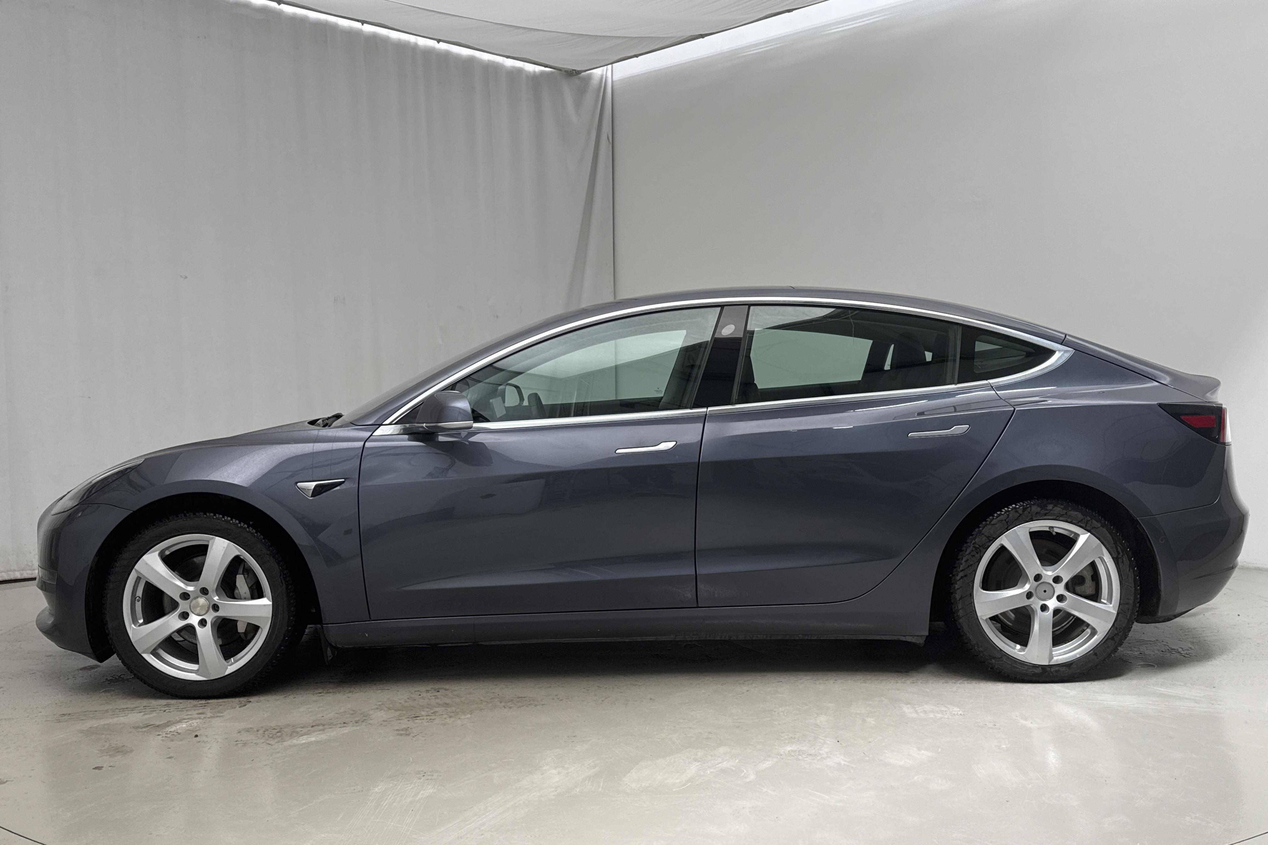 Tesla Model 3 Long Range Dual Motor AWD - 11 827 mil - Automat - grå - 2020