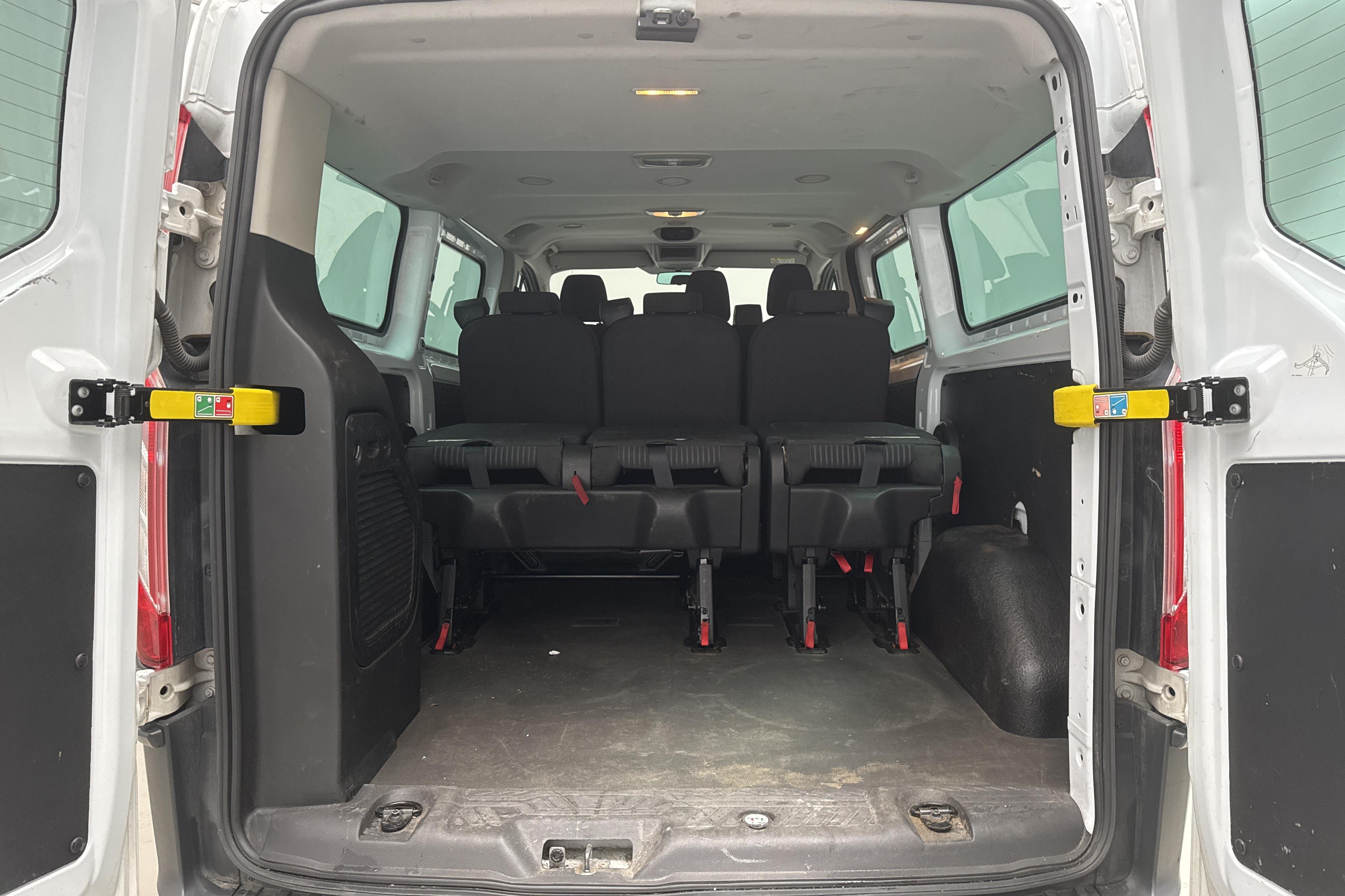 Ford Transit Custom Kombi 310 (125hk) - 11 880 mil - Manuell - vit - 2015