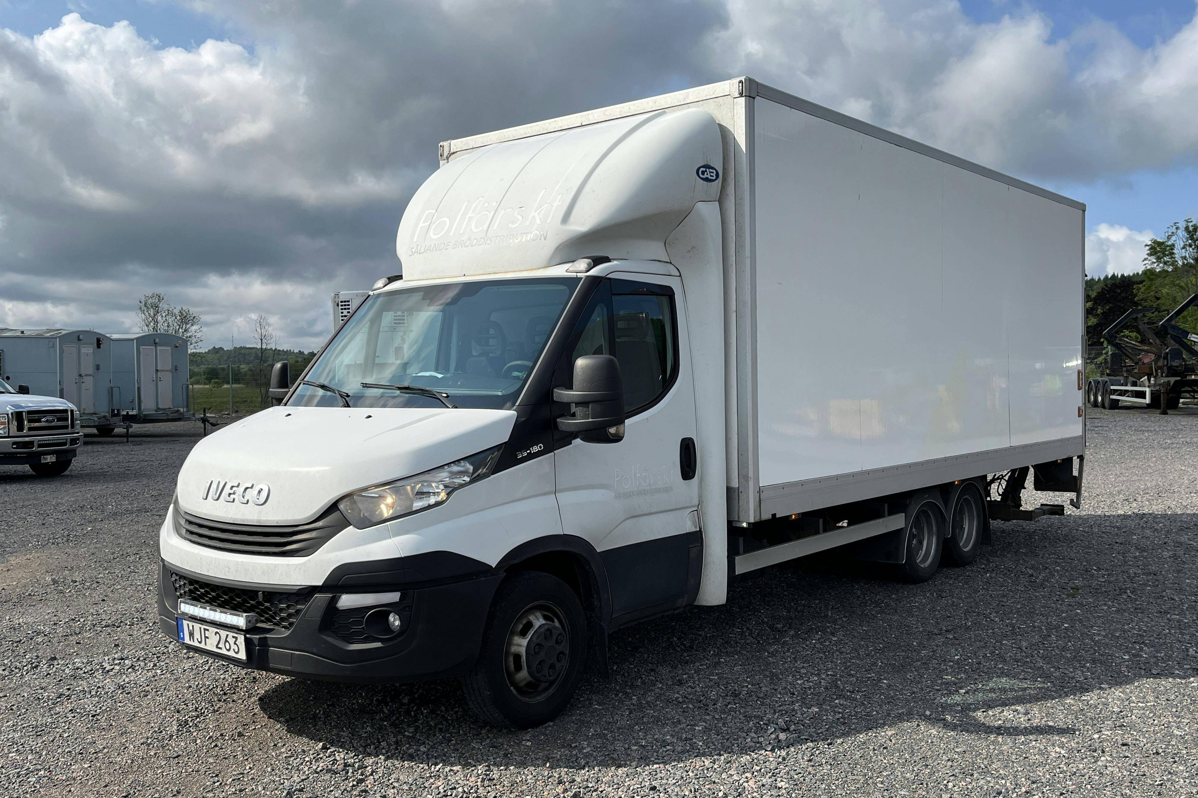 Iveco Daily 35 3.0 (180hk) - 233 064 km - Manuell - vit - 2017