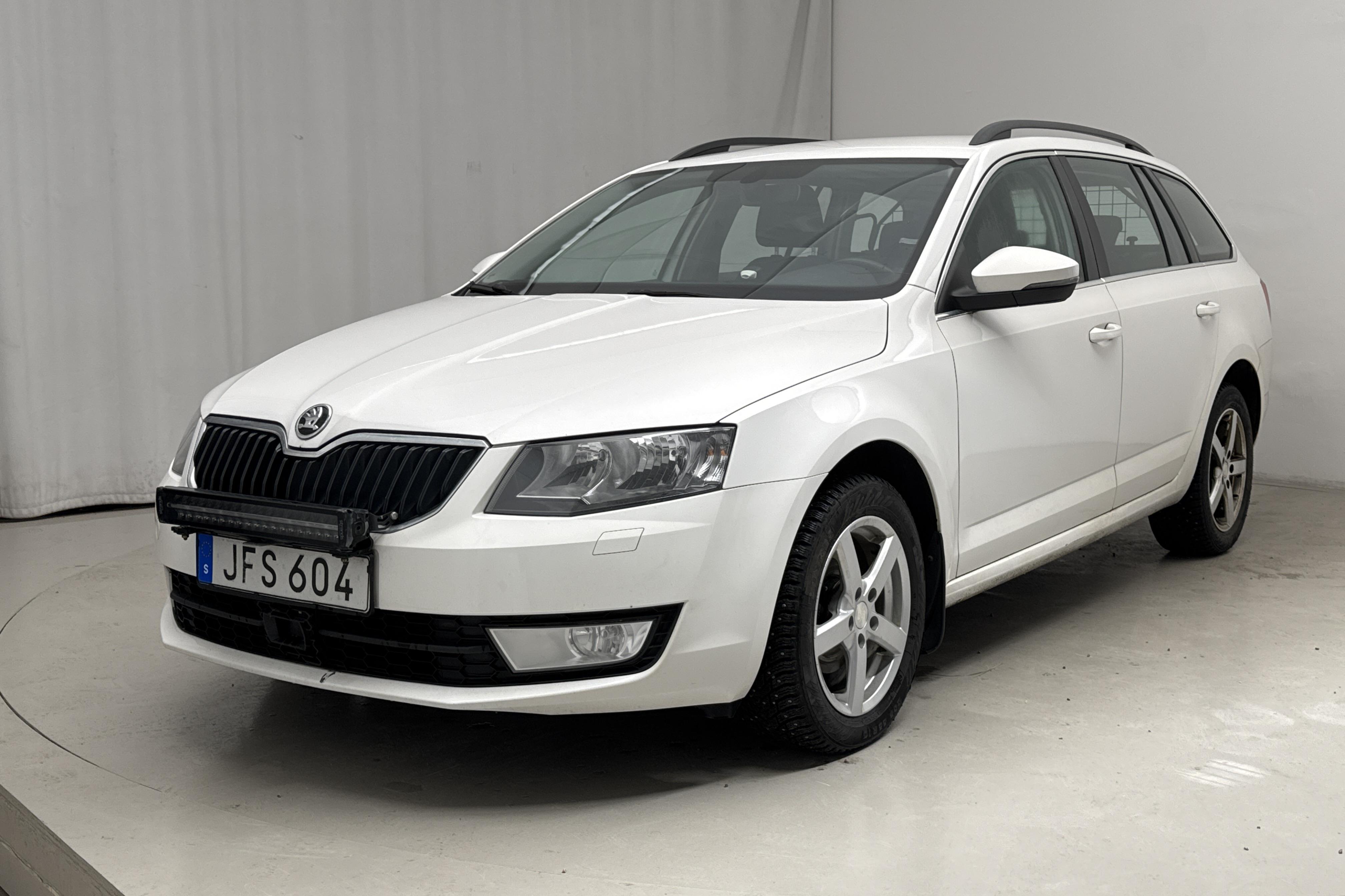 Skoda Octavia III 1.6 TDI GreenLine CR Combi (110hk) - 14 722 mil - Manuell - vit - 2017