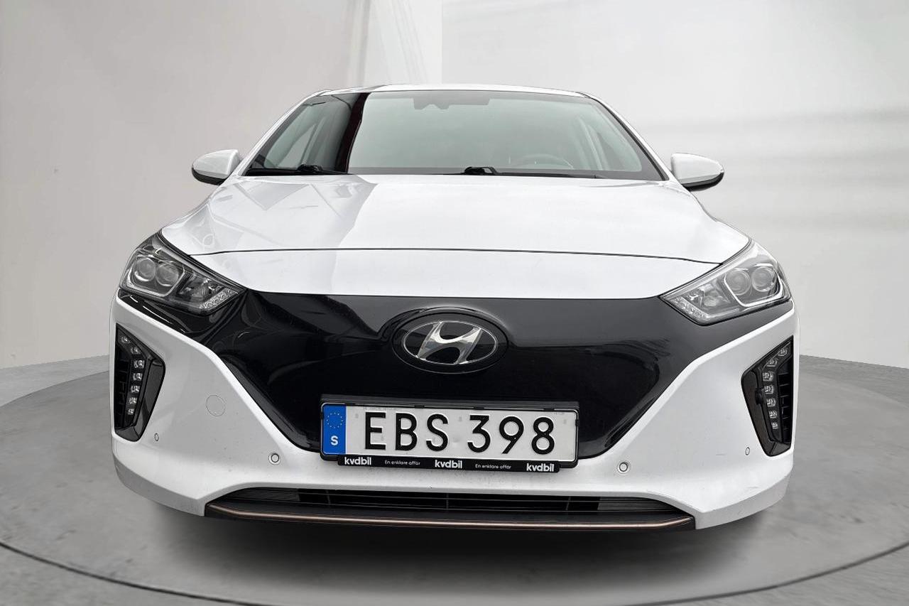 Hyundai IONIQ Electric (120hk) - 5 005 mil - Automat - vit - 2019