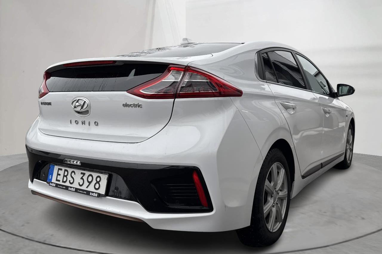 Hyundai IONIQ Electric (120hk) - 5 005 mil - Automat - vit - 2019