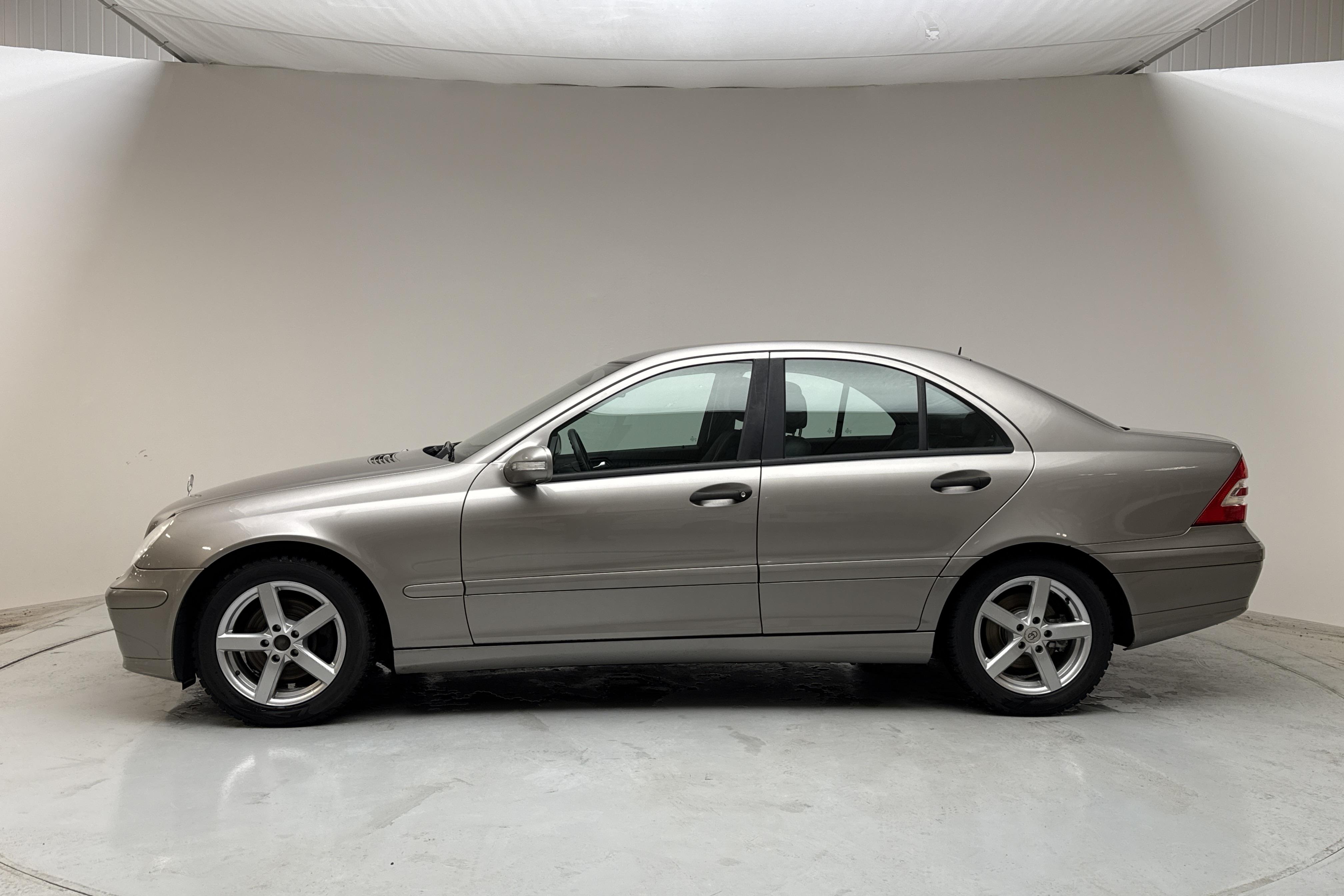 Mercedes C 230 W203 (204hk) - 14 251 mil - Automat - silver - 2006