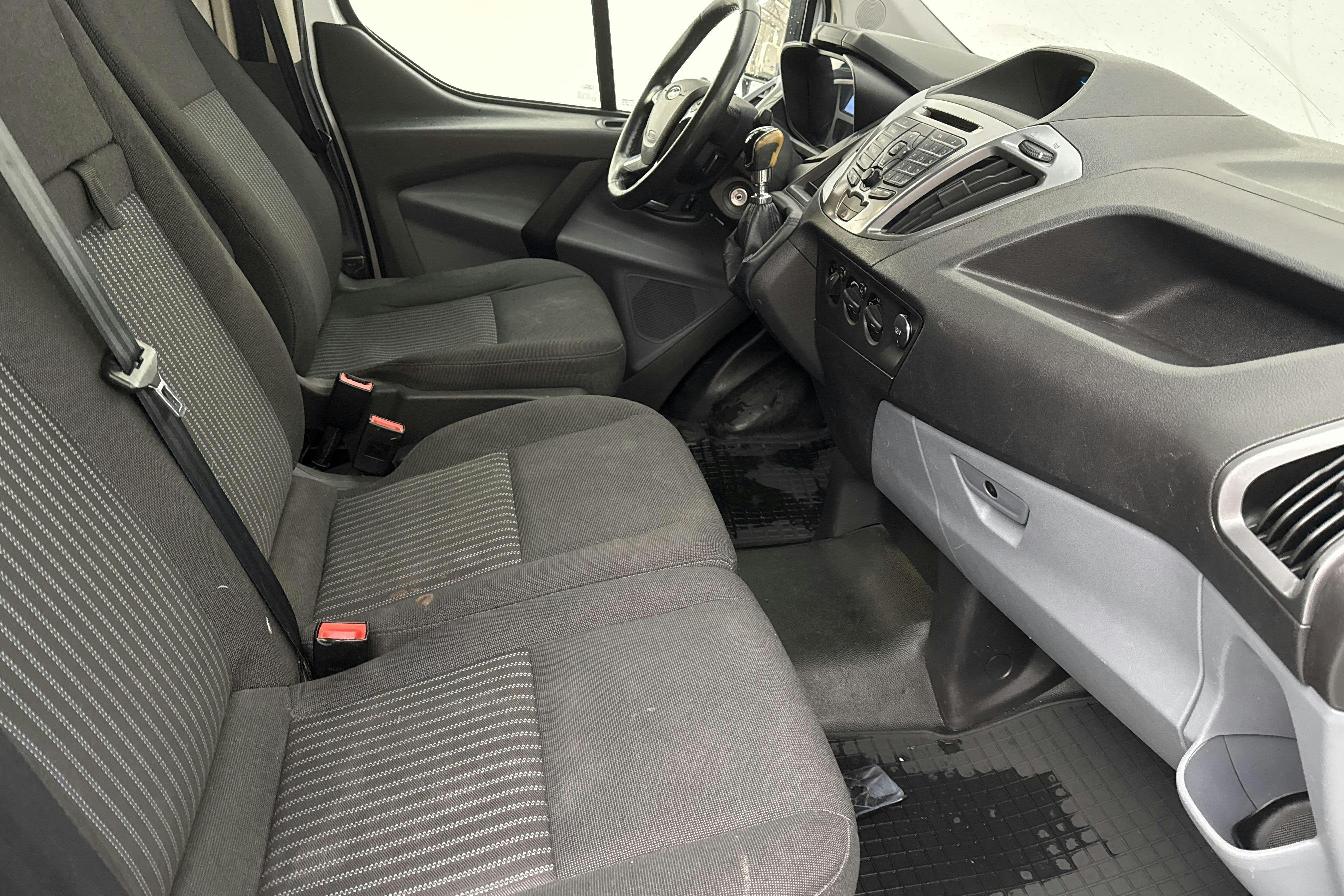 Ford Transit Custom 300 (125hk) - 20 797 mil - Manuell - vit - 2015