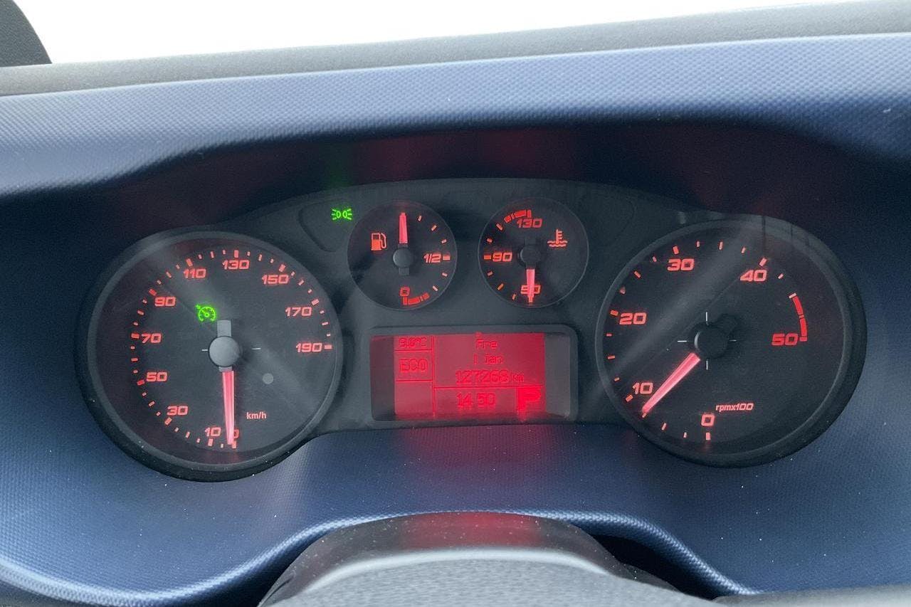 Iveco Daily 35 2.3 (156hk) - 12 726 mil - Automat - vit - 2018