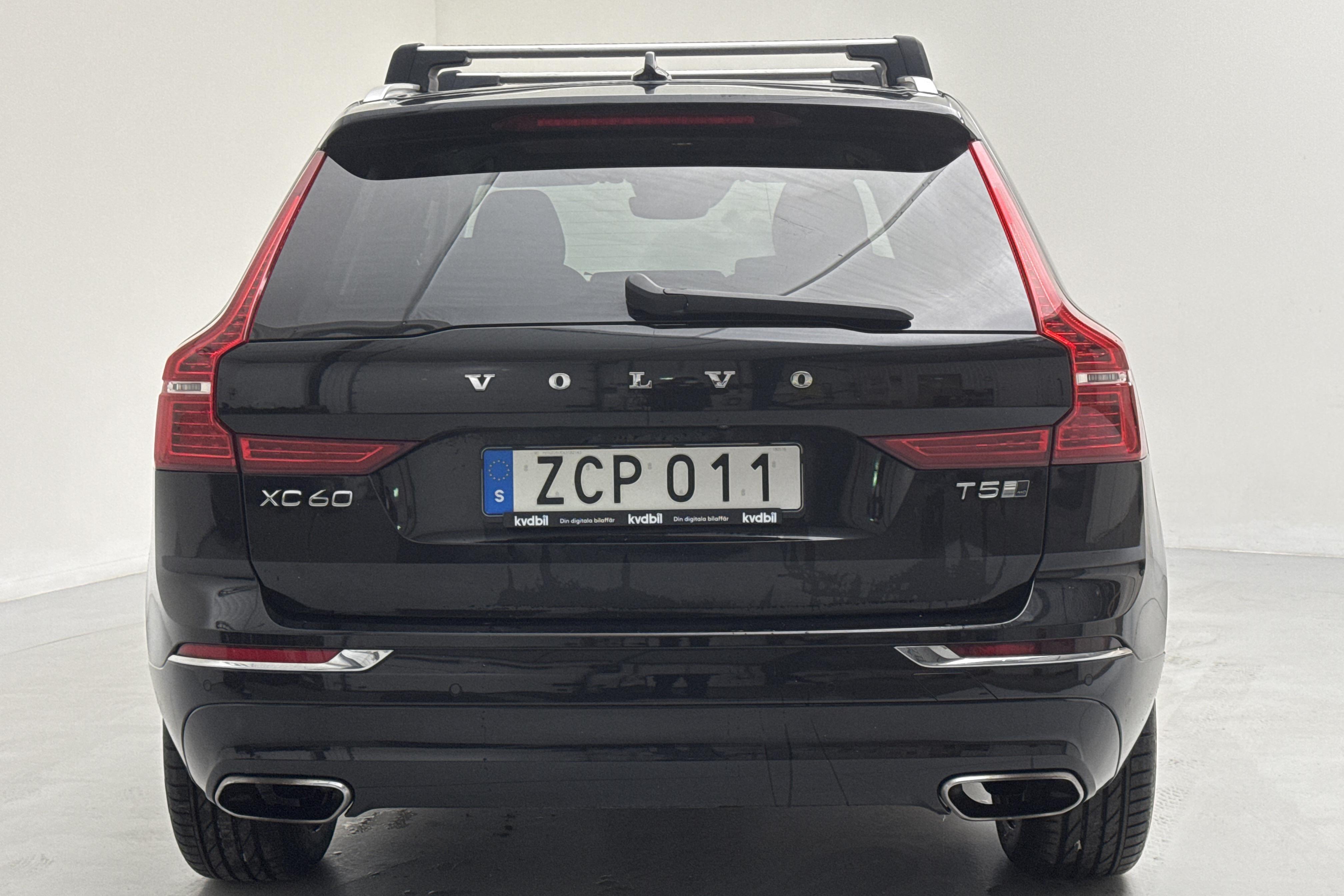 Volvo XC60 T5 AWD (250hk) - 10 992 mil - Automat - svart - 2019