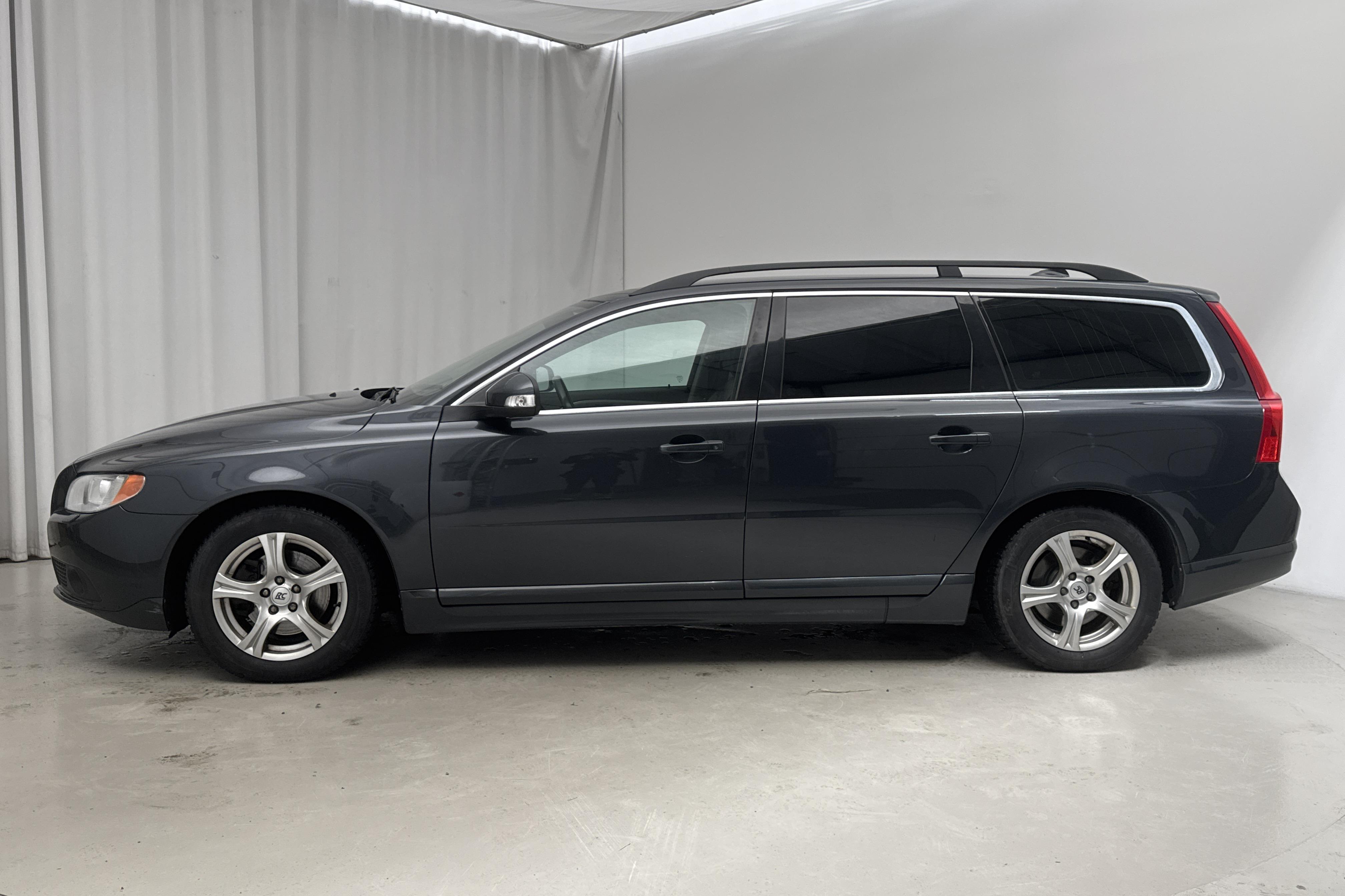 Volvo V70 II 1.6D DRIVe (109hk) - 16 216 mil - Manuell - grå - 2011