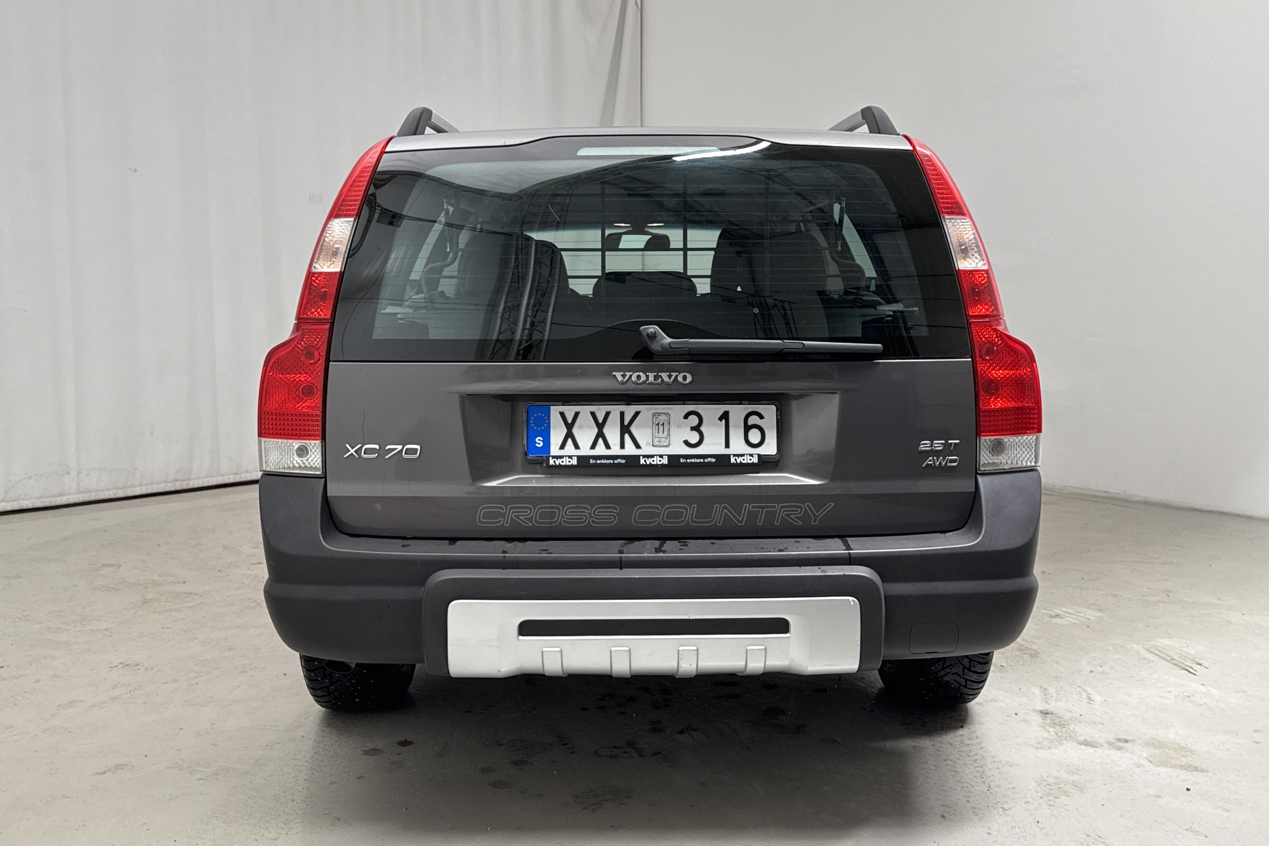 Volvo XC70 2.5T (210hk) - 16 073 mil - Manuell - brun - 2006