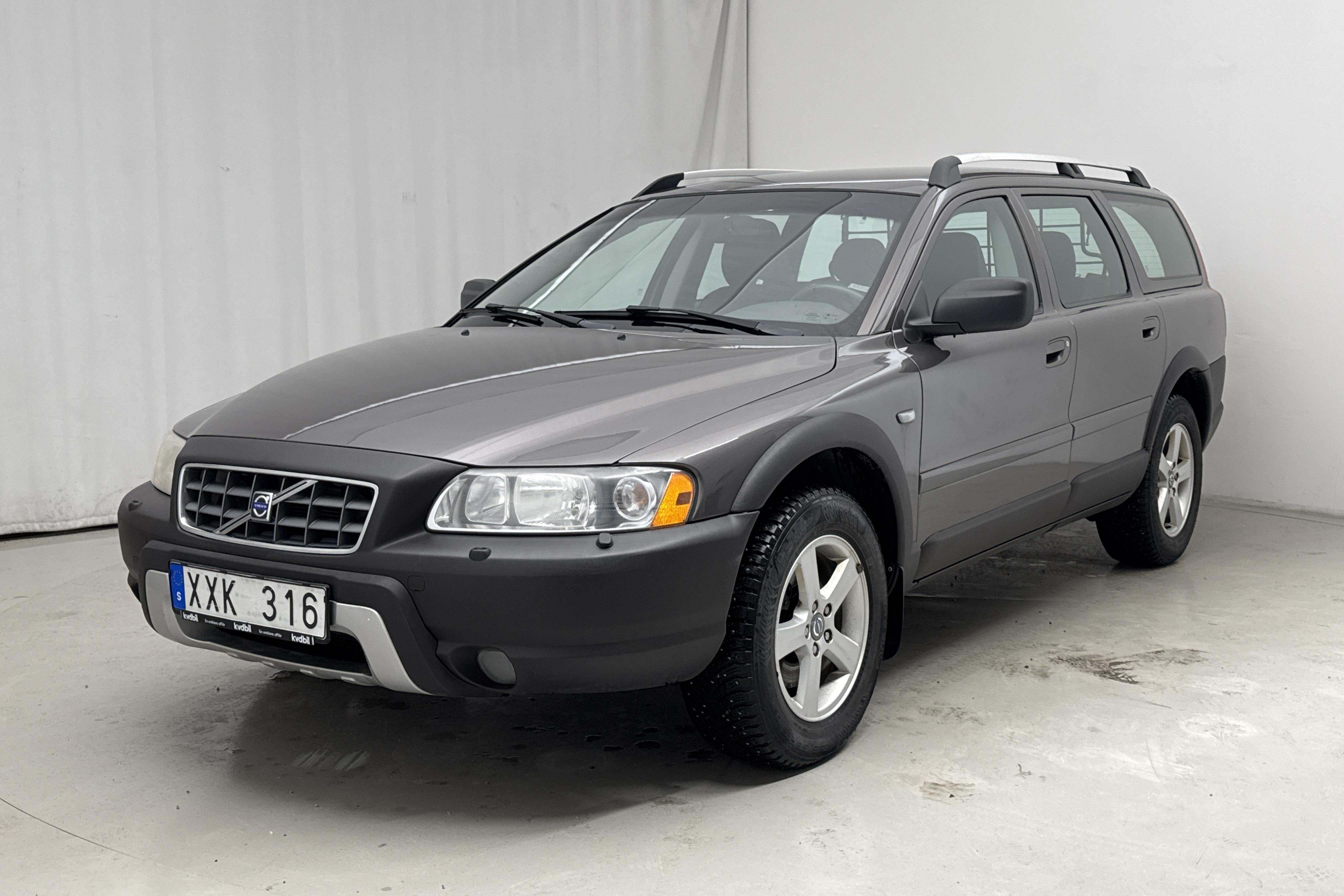 Volvo XC70 2.5T (210hk) - 16 073 mil - Manuell - brun - 2006