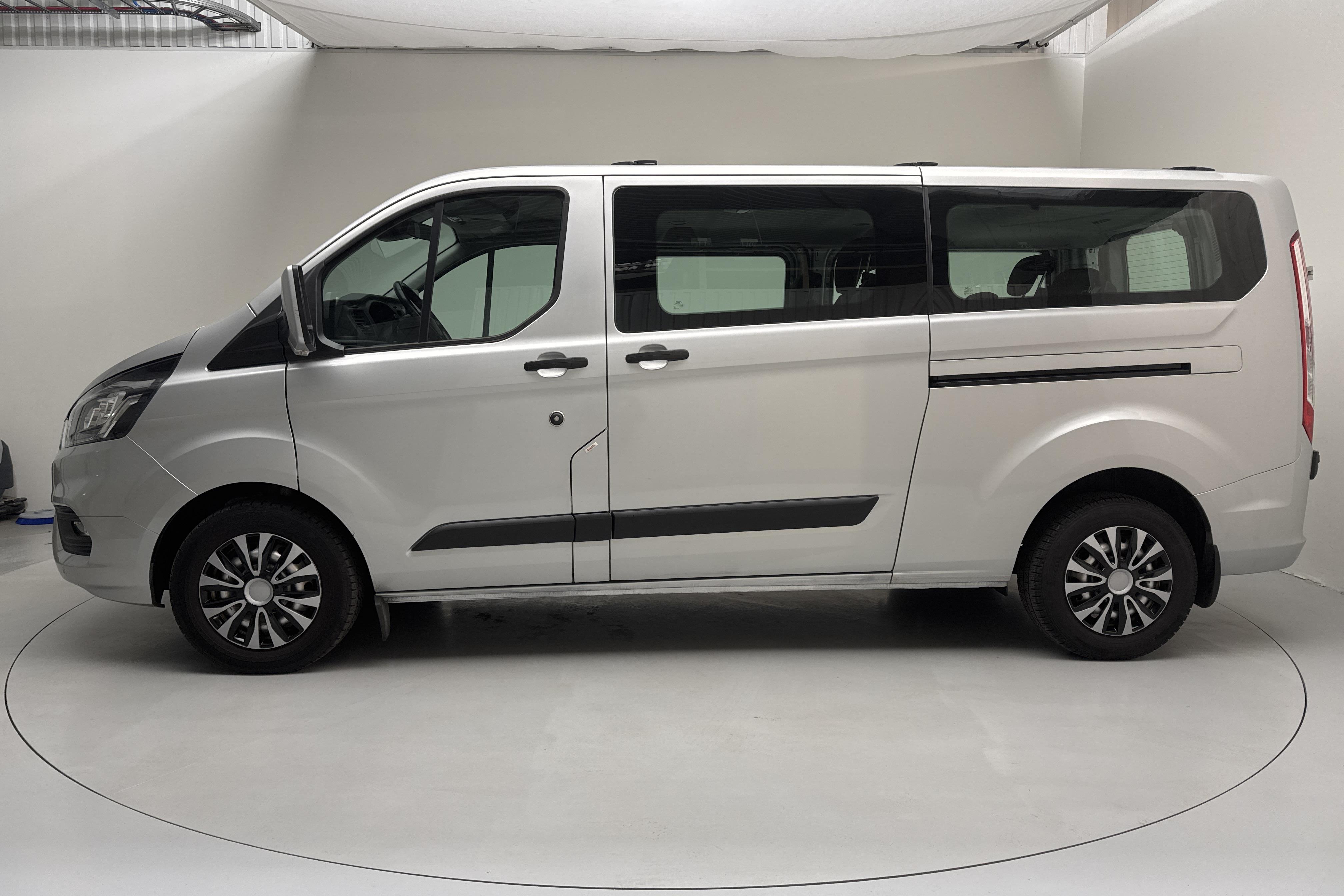 Ford Transit Kombi 330 (130hk) - 17 271 mil - Automat - grå - 2019