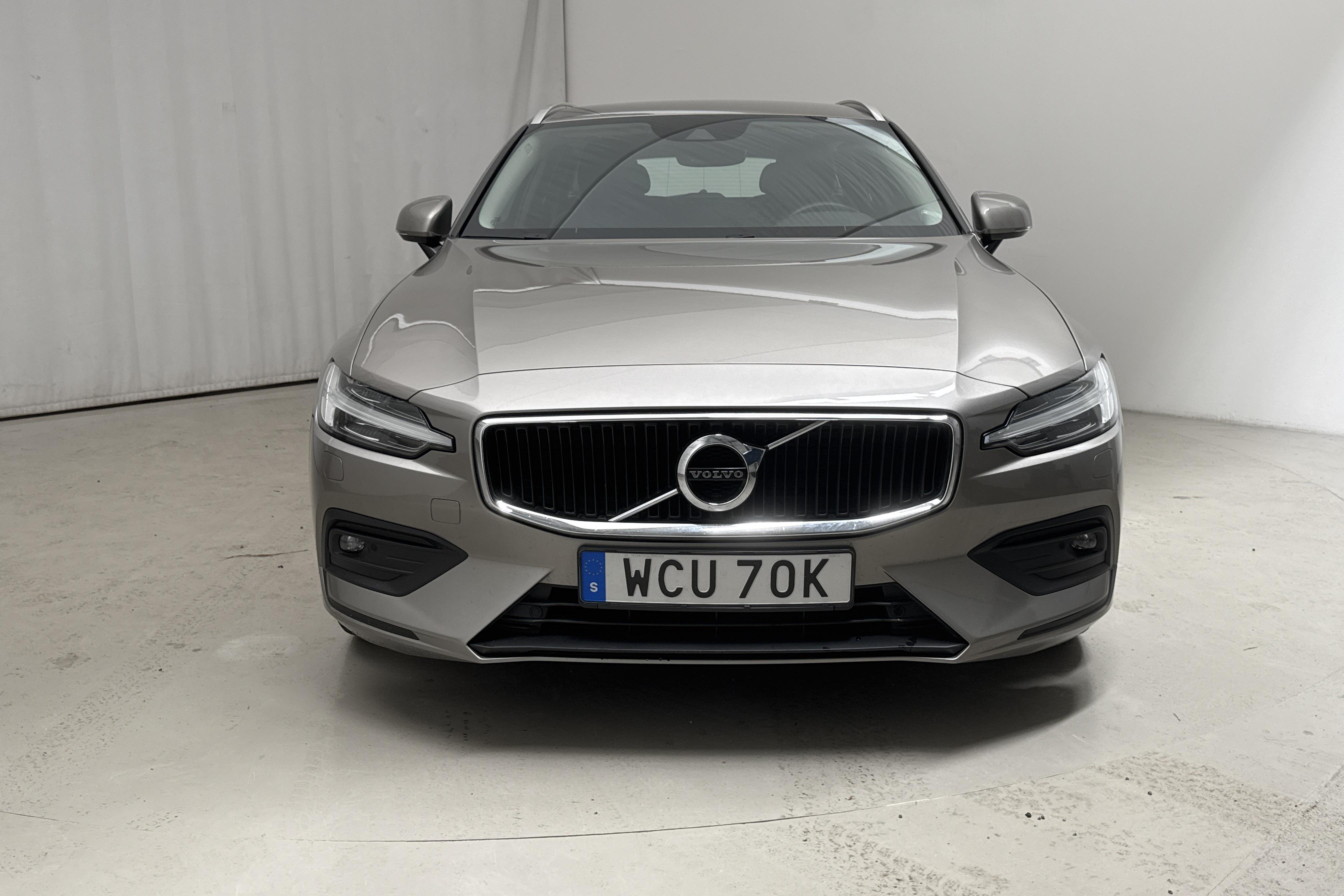 Volvo V60 D3 (150hk) - 8 377 mil - Automat - grå - 2020