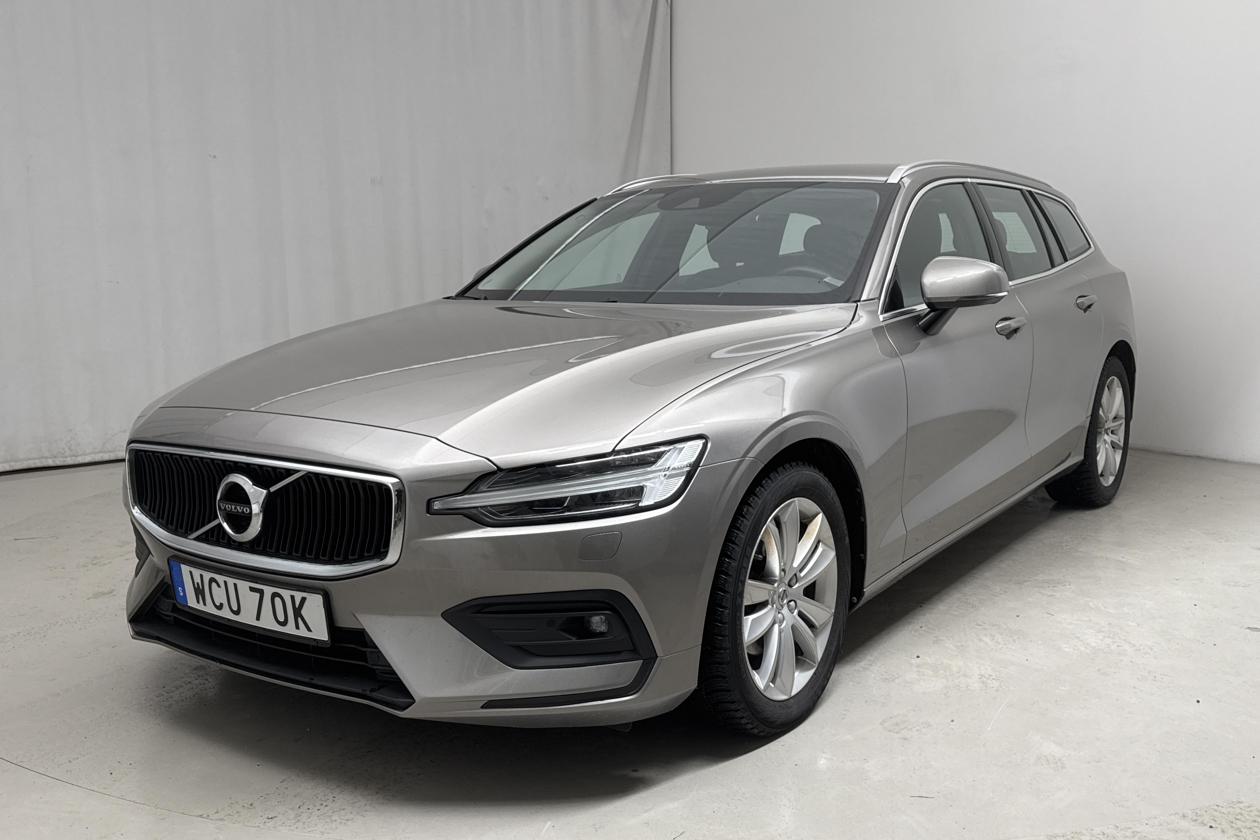 Volvo V60 D3 (150hk) - 8 377 mil - Automat - grå - 2020