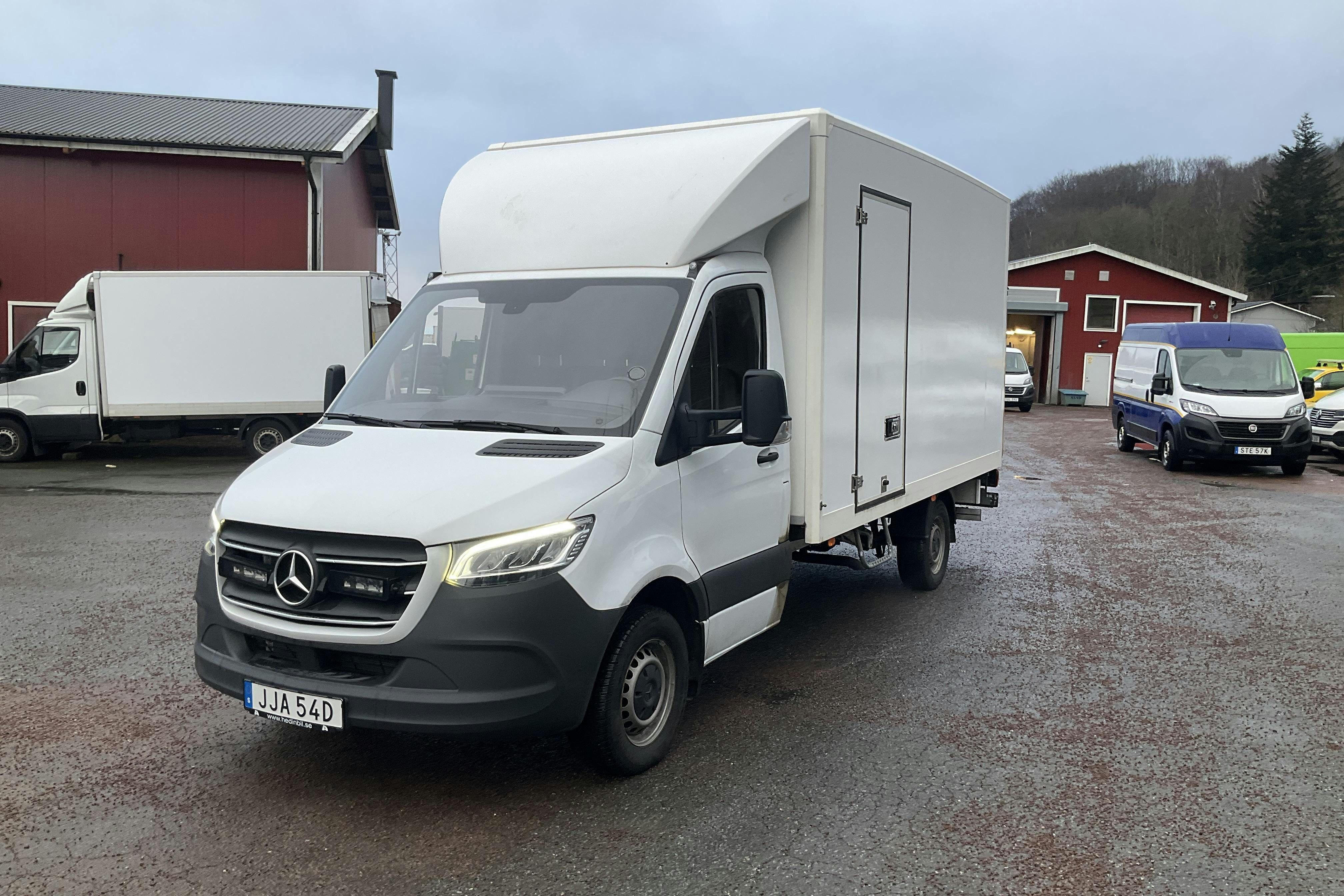 Mercedes Sprinter 317 CDI Volymkåp RWD (170hk) - 7 168 mil - Automat - vit - 2024