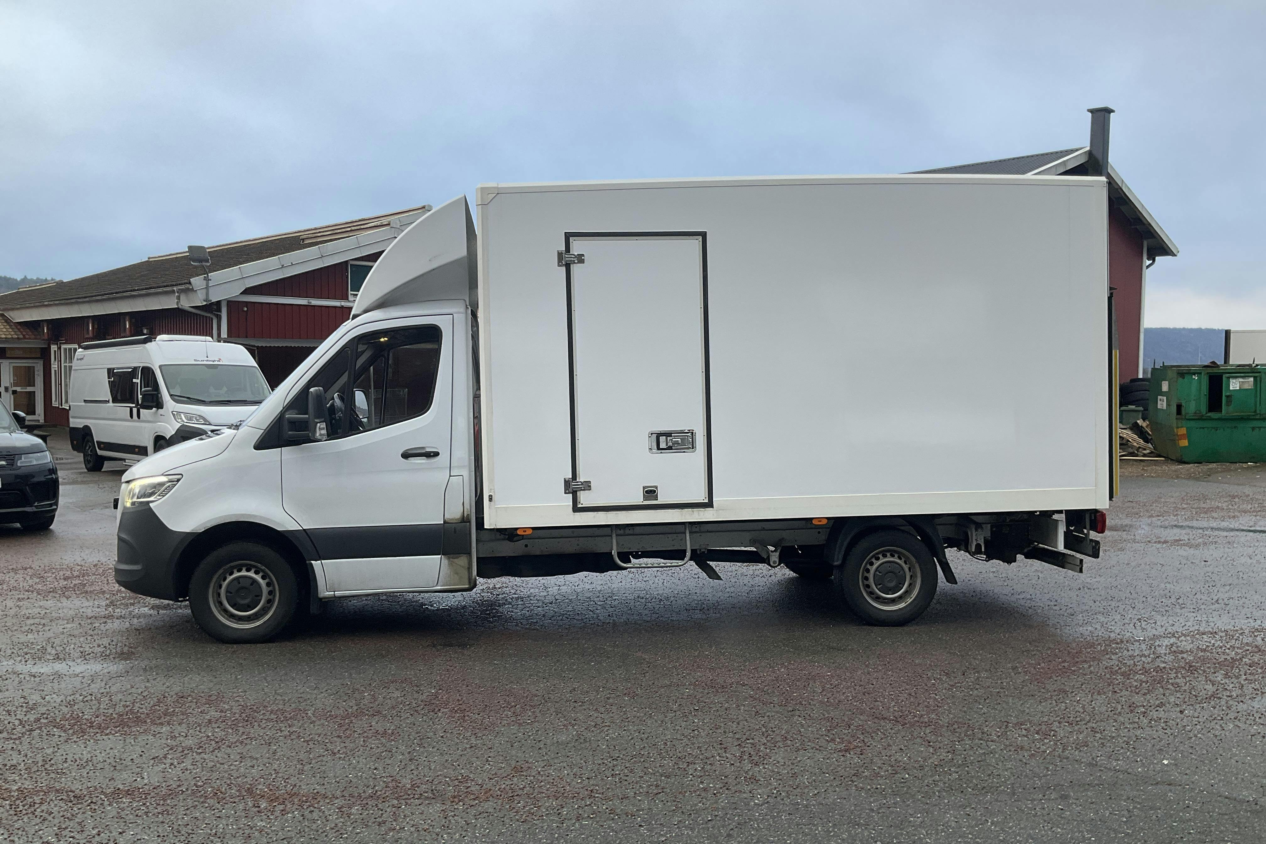 Mercedes Sprinter 317 CDI Volymkåp RWD (170hk) - 7 168 mil - Automat - vit - 2024