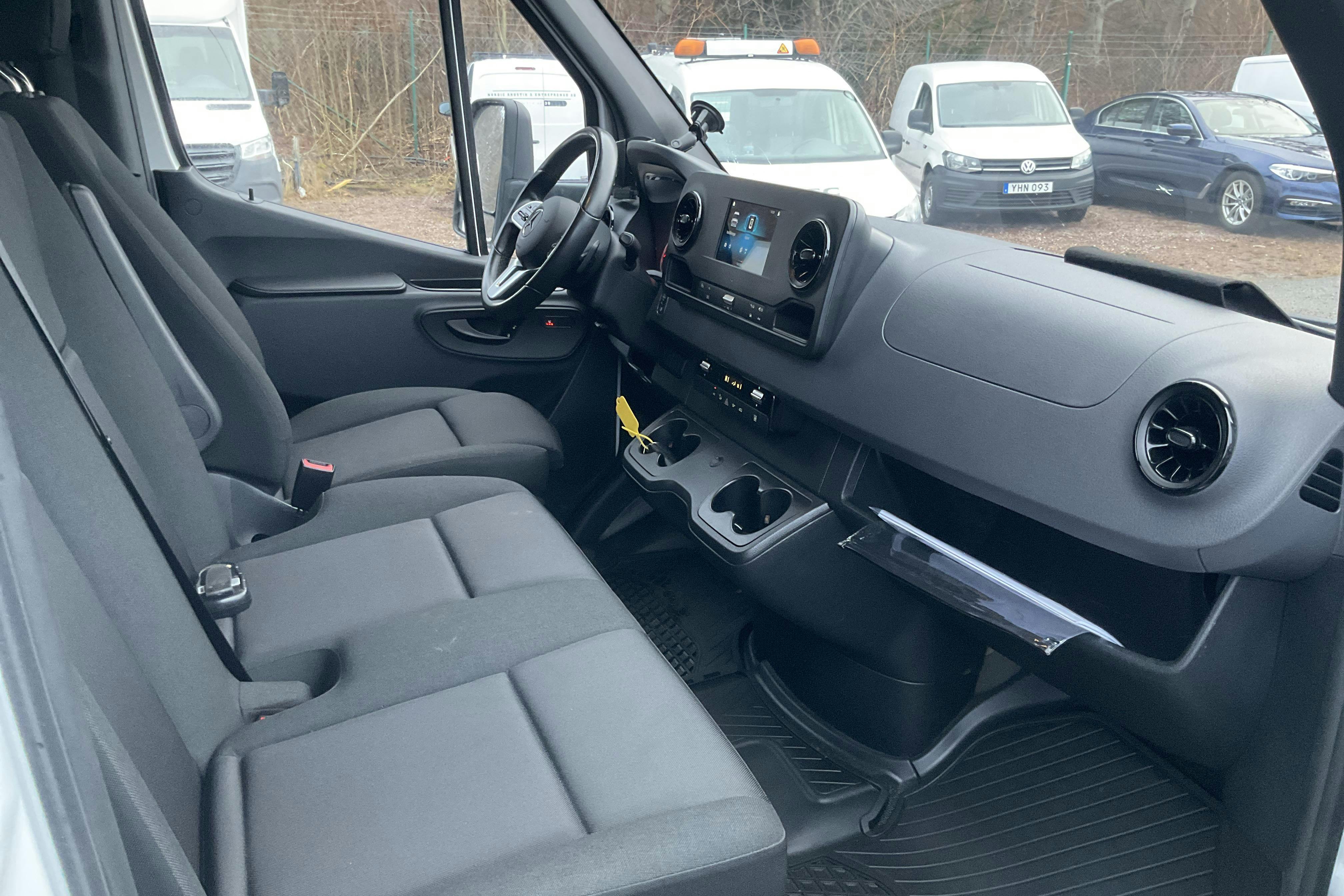 Mercedes Sprinter 317 CDI Volymkåp RWD (170hk) - 7 168 mil - Automat - vit - 2024