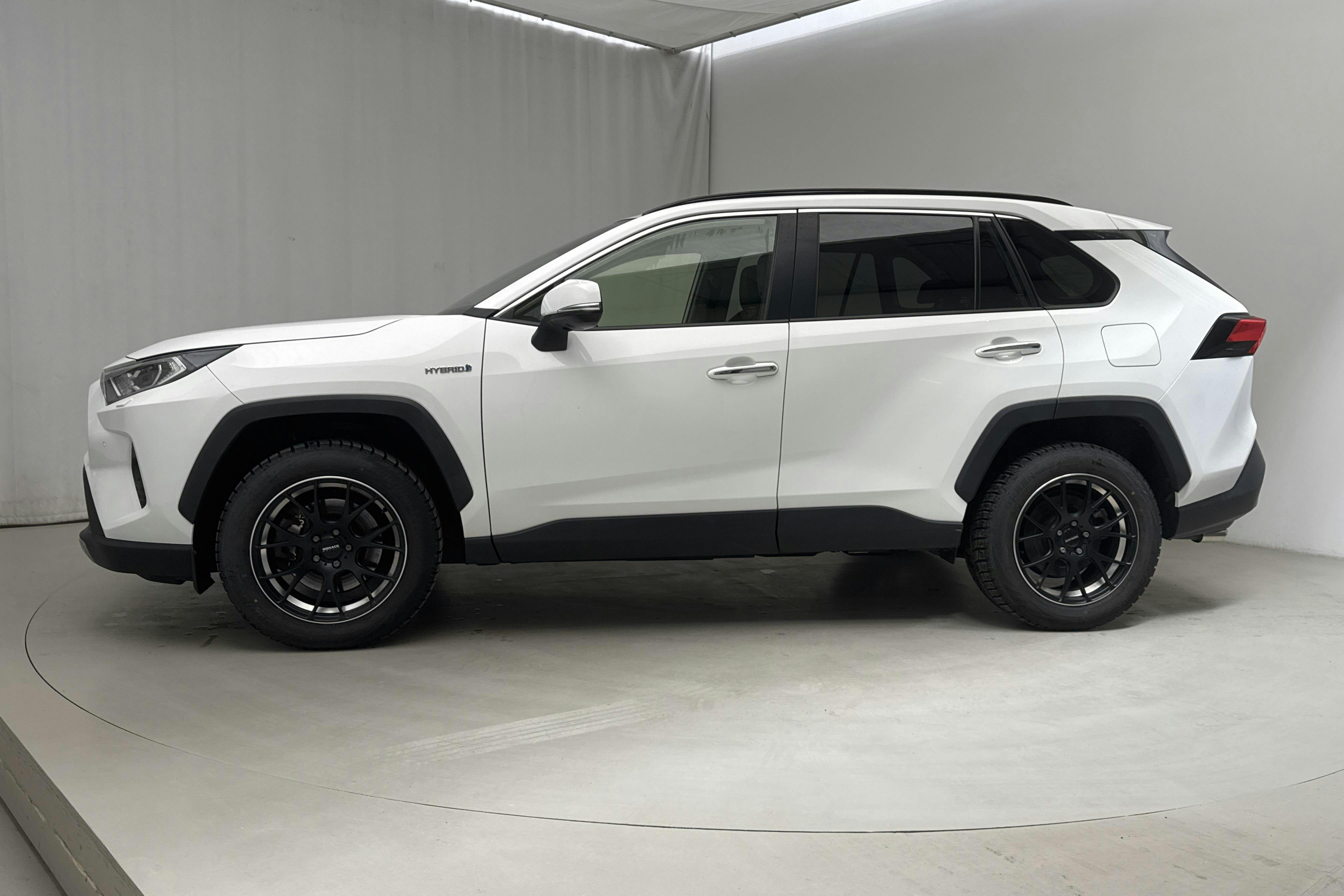 Toyota RAV4 2.5 HSD AWD (222hk) - 3 075 mil - Automat - vit - 2020
