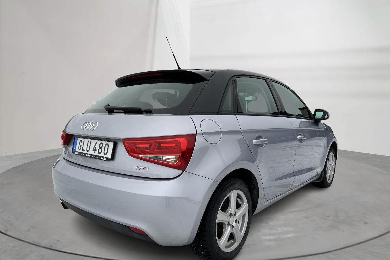 Audi A1 1.2 TFSI Sportback (86hk) - 10 764 mil - Manuell - silver - 2014