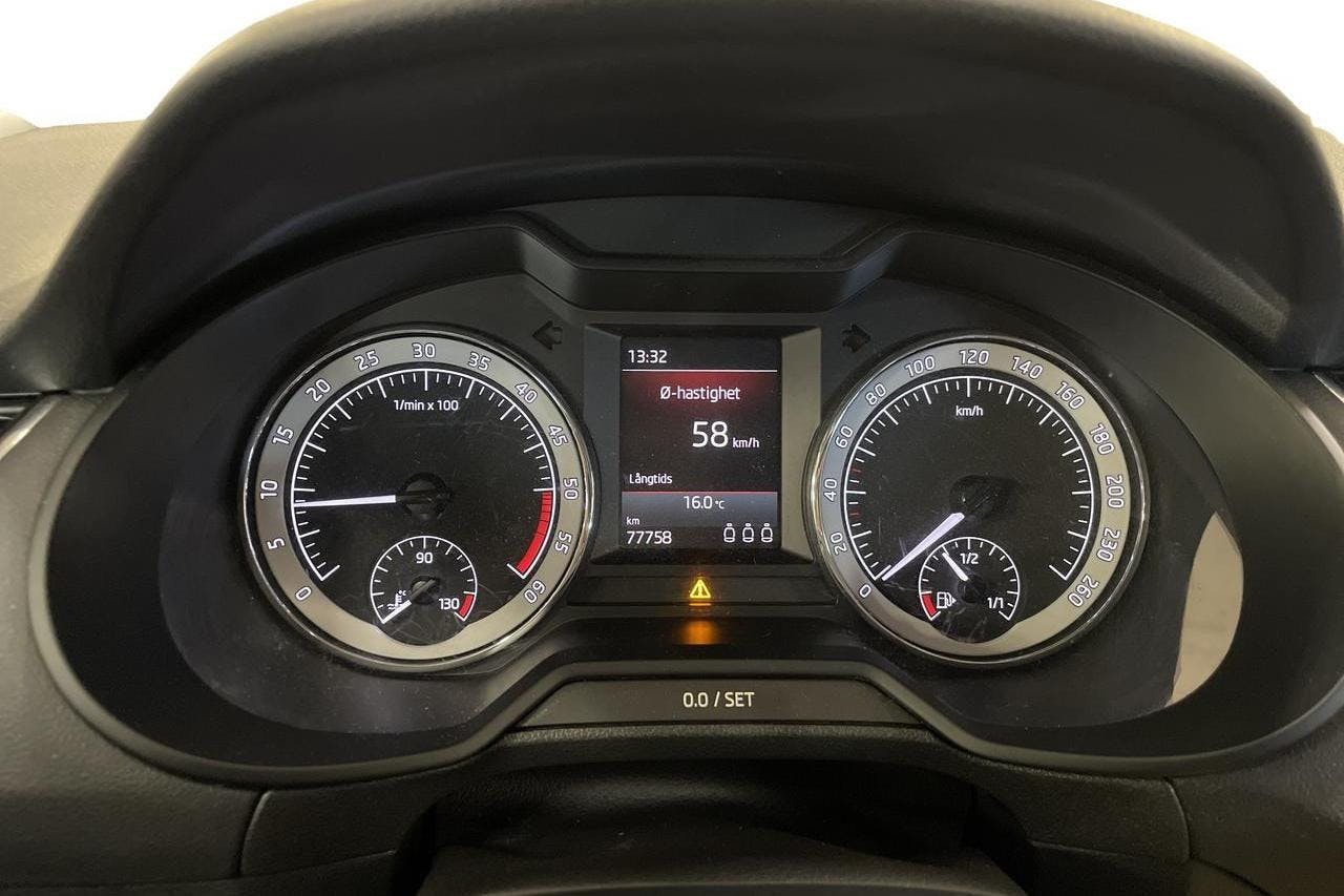 Skoda Octavia Scout II 2.0 TDI 4X4 (150hk) - 77 760 km - Manualna - biały - 2018