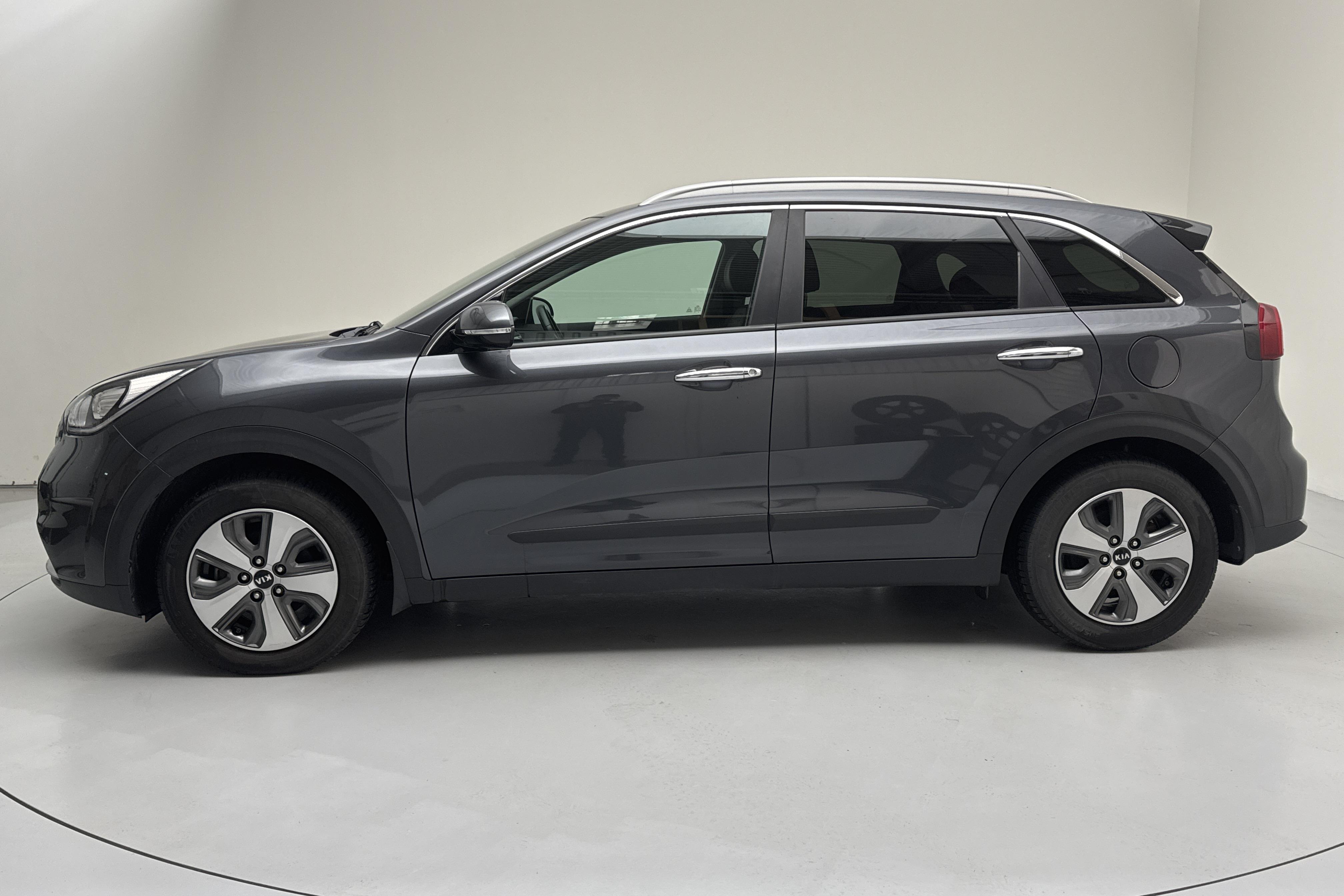 KIA Niro Hybrid 1.6 (141hk) - 4 649 mil - Automat - grå - 2019