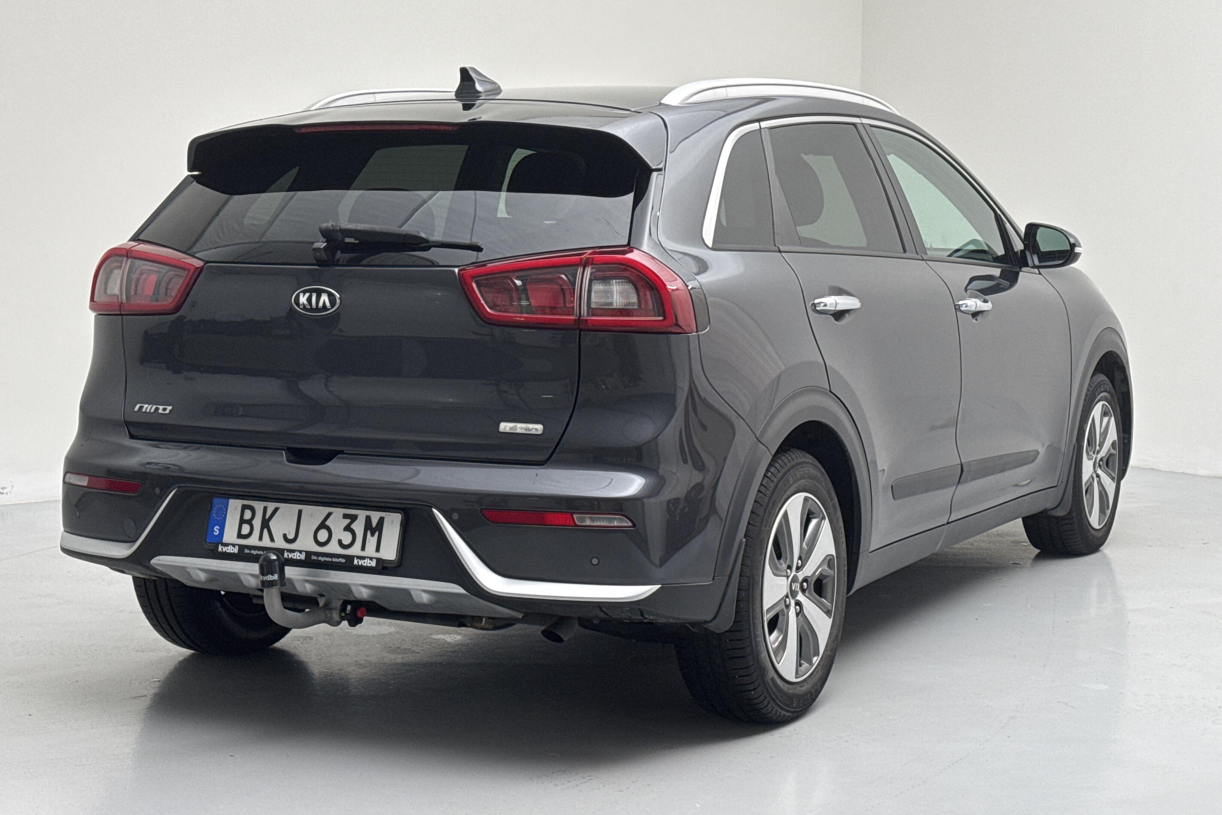 KIA Niro Hybrid 1.6 (141hk) - 4 649 mil - Automat - grå - 2019