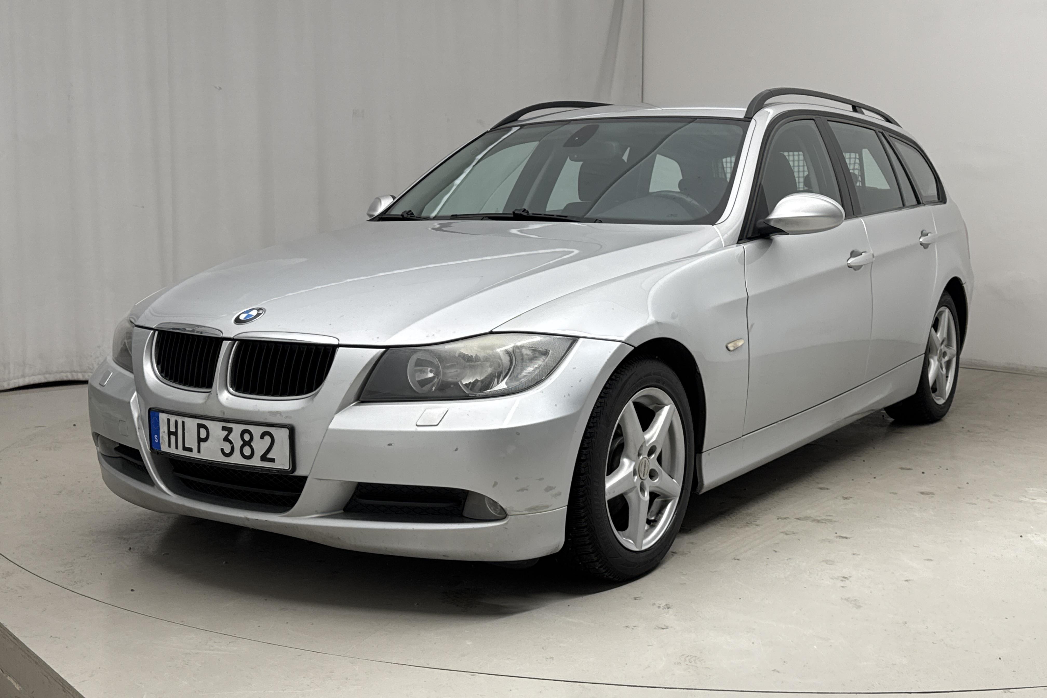 BMW 318d Touring, E90 (143hk) - 22 996 mil - Manuell - Light Grey - 2008