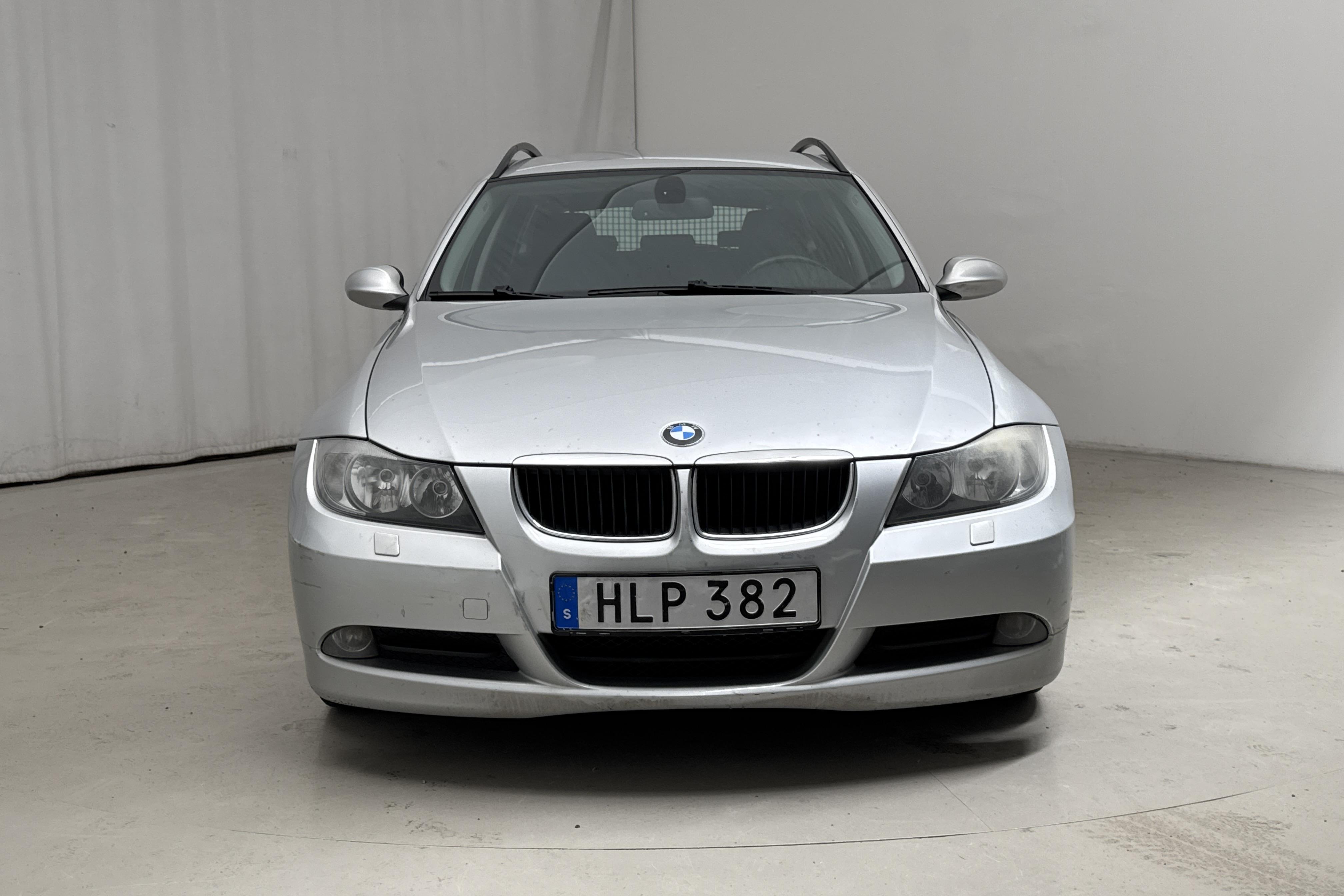 BMW 318d Touring, E90 (143hk) - 22 996 mil - Manuell - Light Grey - 2008