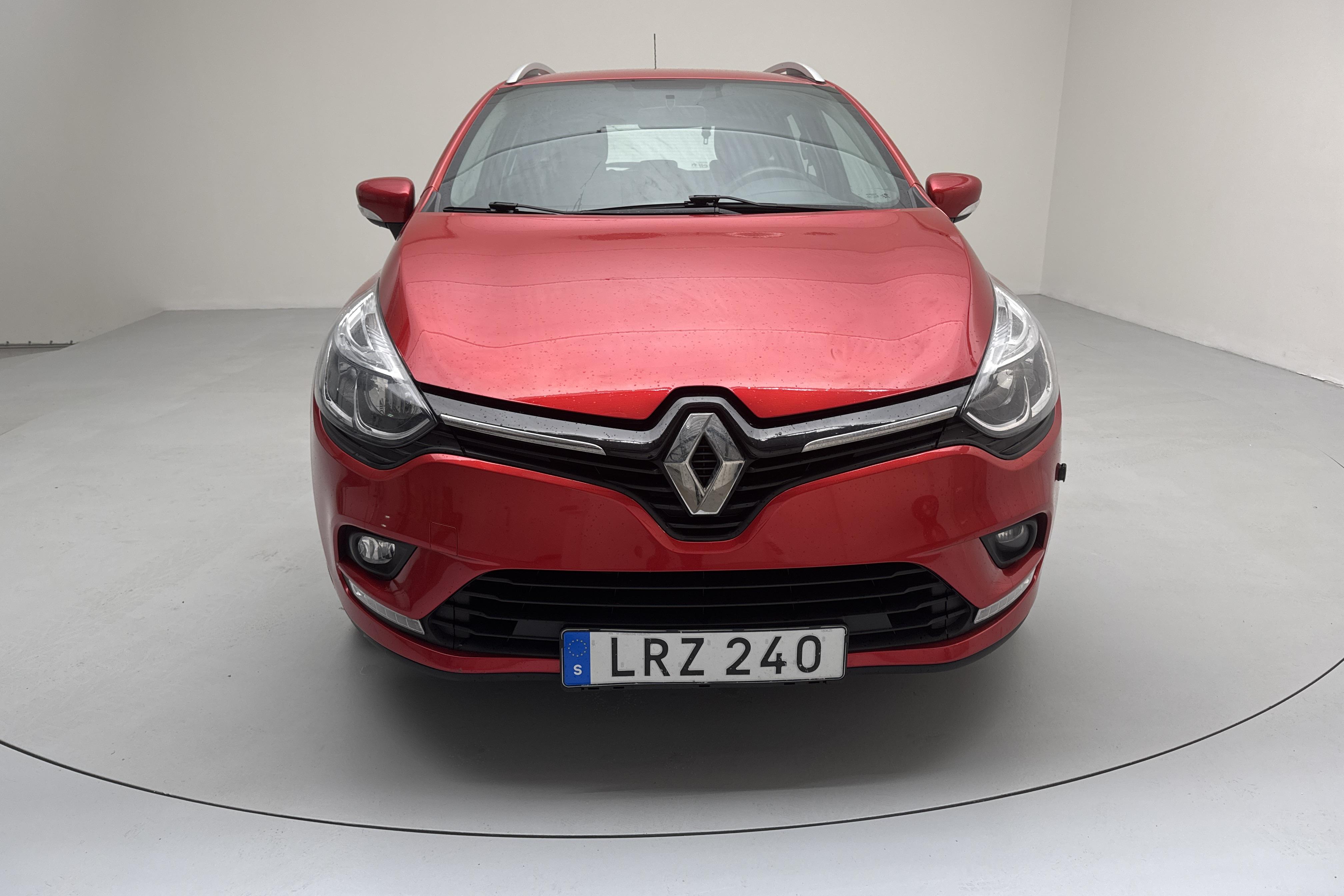 Renault Clio IV 0.9 TCe 90 5dr (90hk) - 6 122 mil - Manuell - röd - 2018