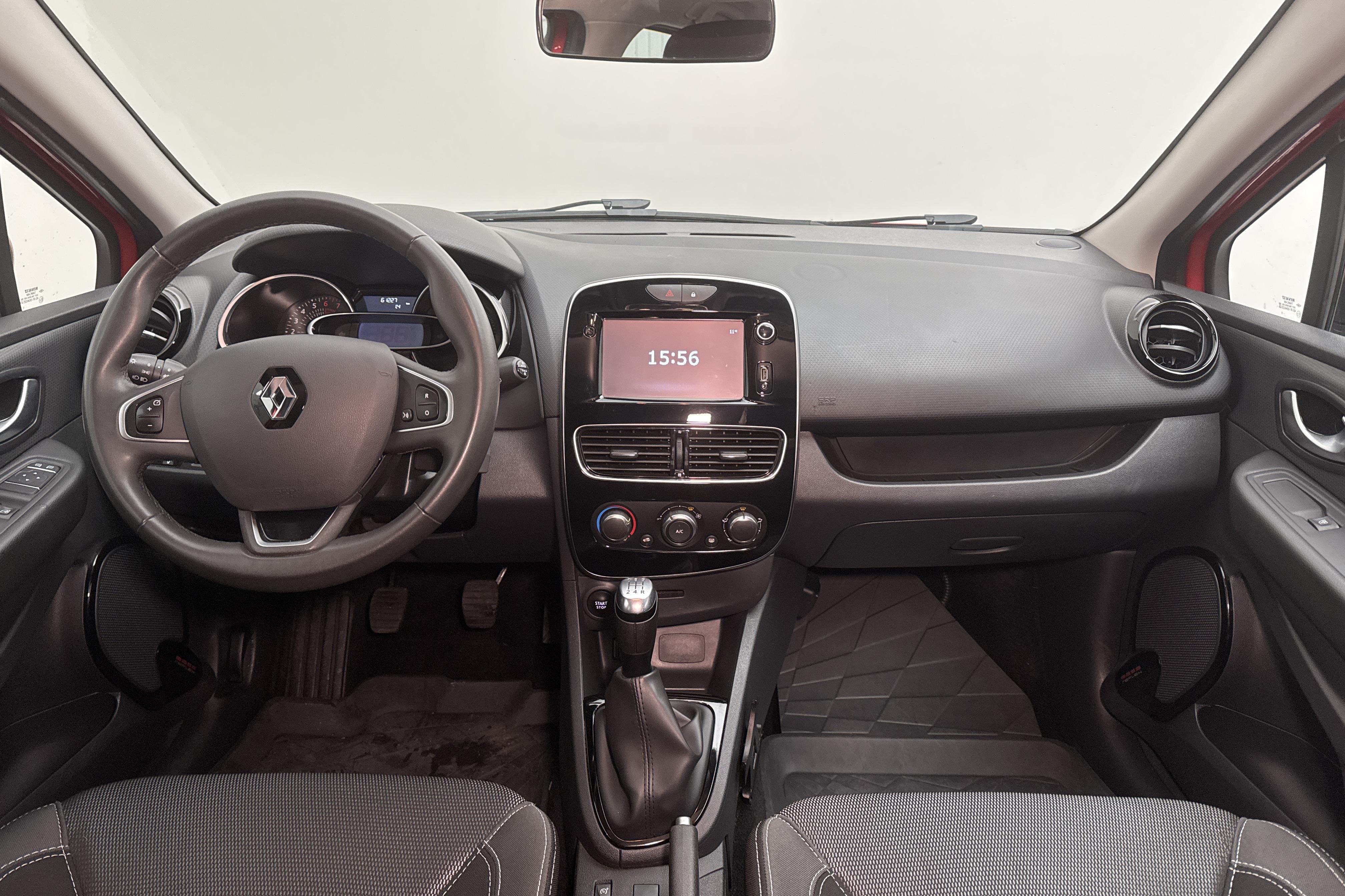 Renault Clio IV 0.9 TCe 90 5dr (90hk) - 6 122 mil - Manuell - röd - 2018