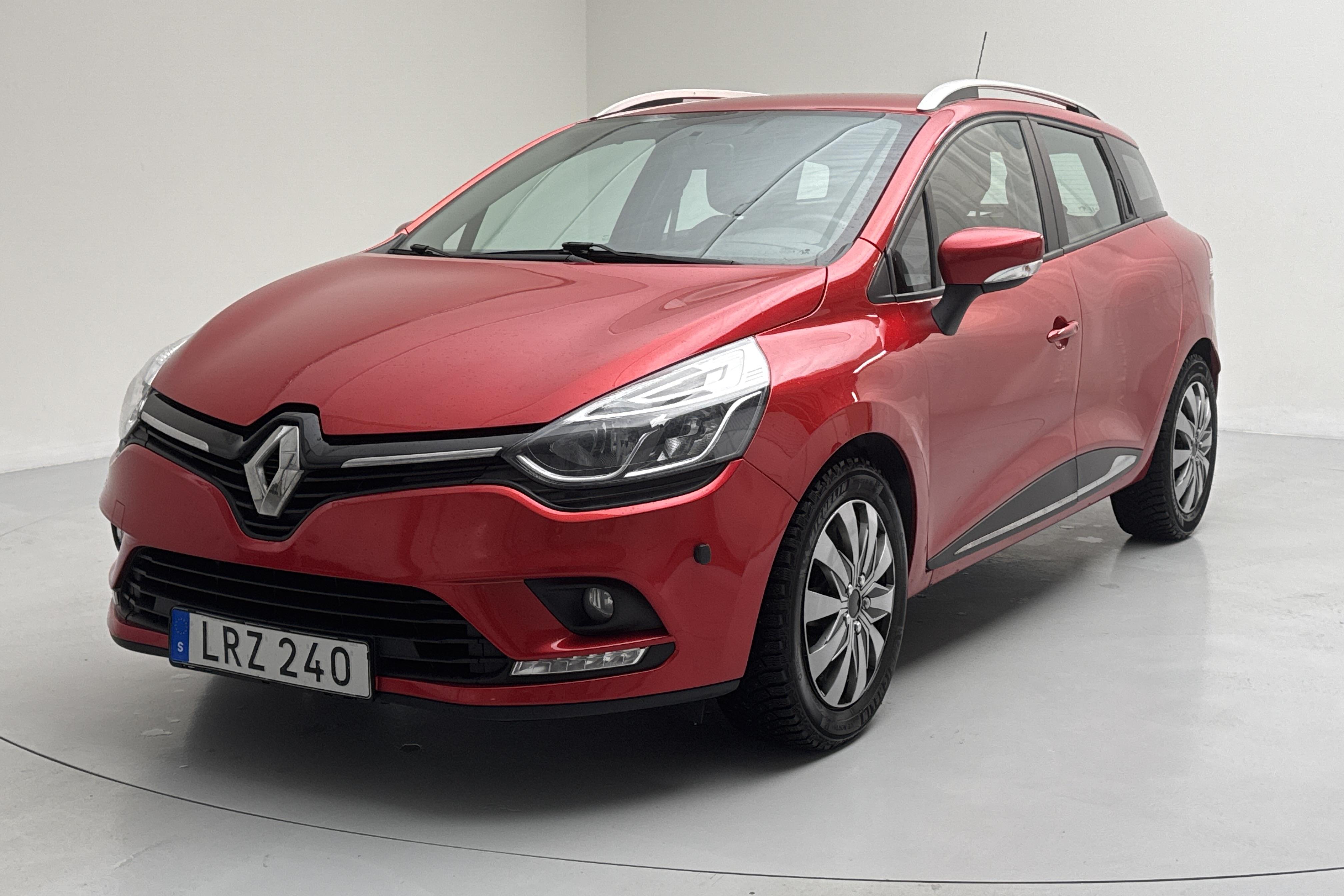 Renault Clio IV 0.9 TCe 90 5dr (90hk) - 6 122 mil - Manuell - röd - 2018