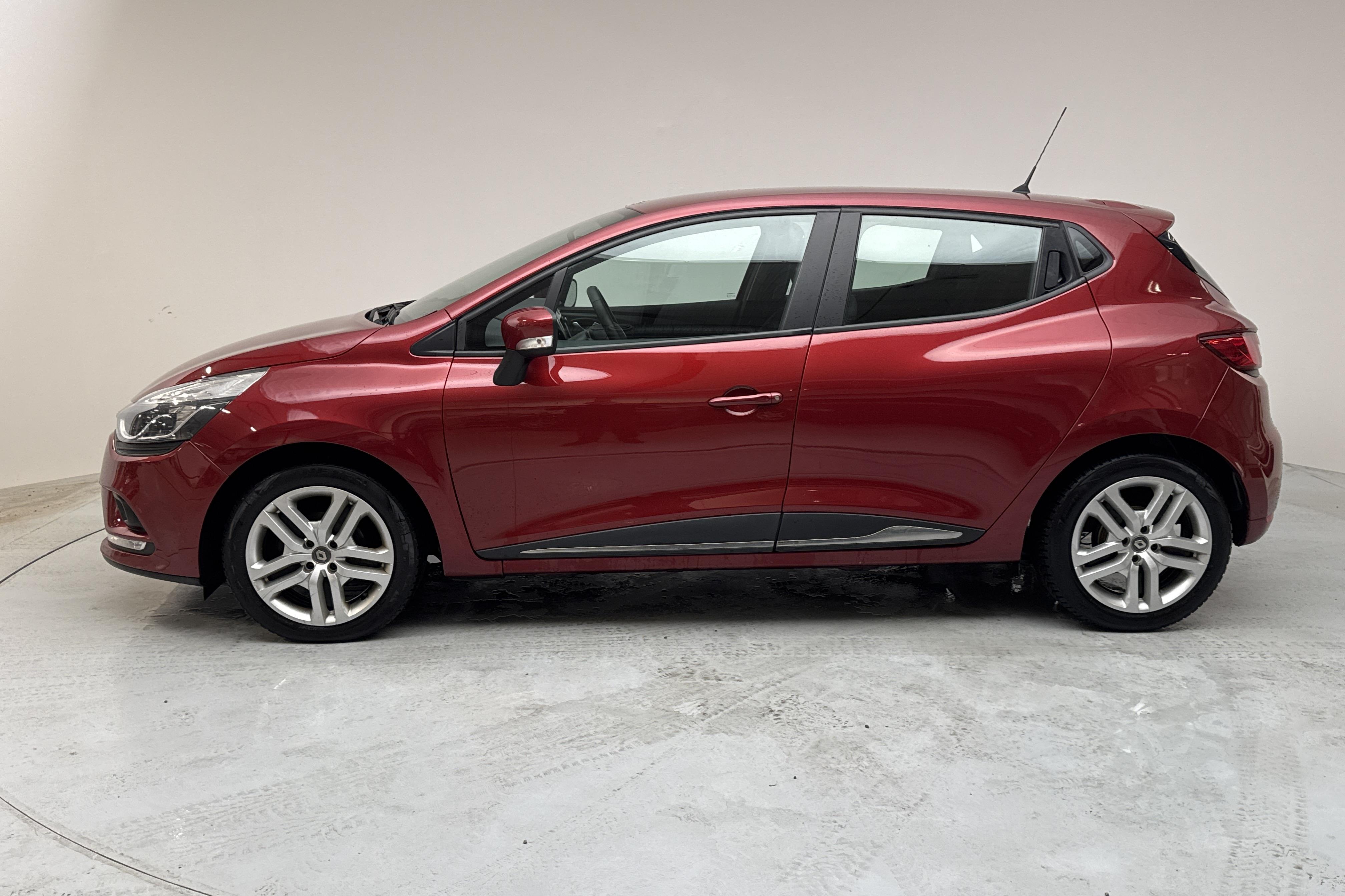 Renault Clio IV 0.9 TCe 90 5dr (90hk) - 7 059 mil - Manuell - 2019